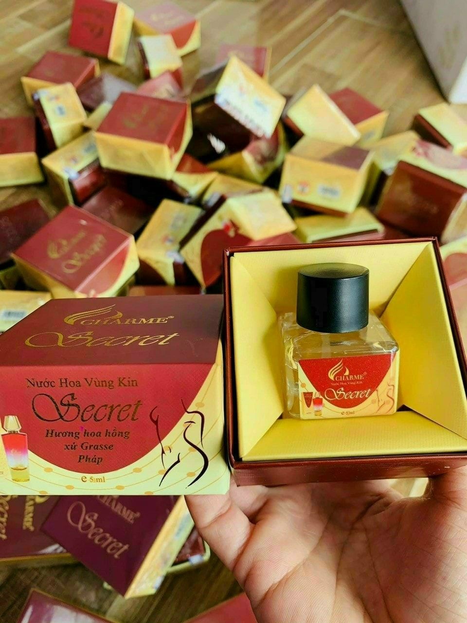 Nước hoa vùng kín Charme Secret Nước hoa vùng kín Charme Secret