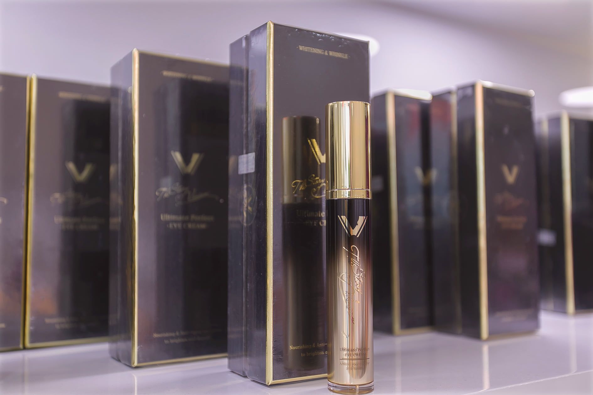 Kem xóa tan nếp nhăn và quầng thâm mắt The Story Vivian 15ml chính hãng Kem xóa tan nếp nhăn và quầng thâm mắt The Story Vivian 15ml chính hãng