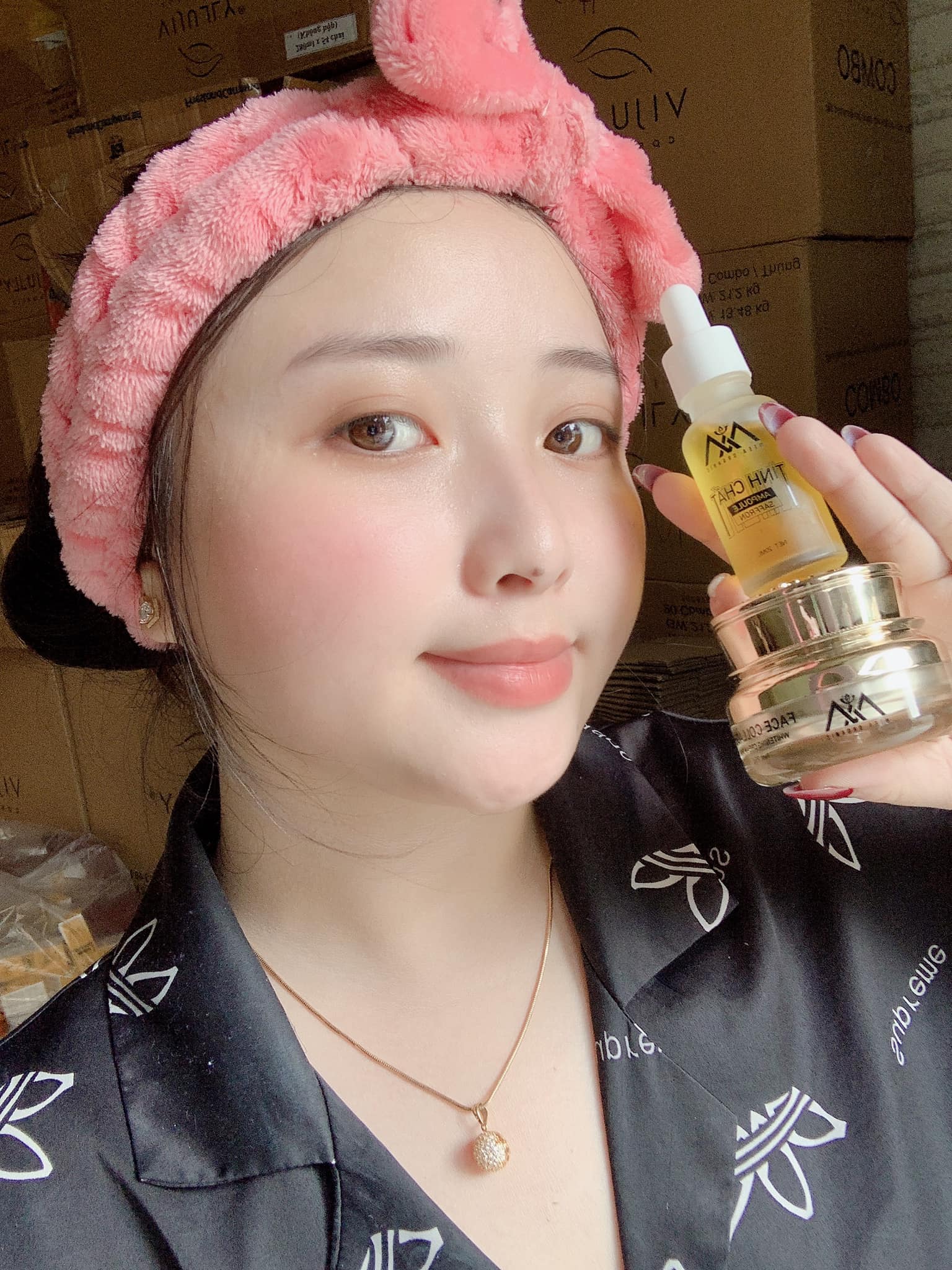 Trị mụn xong thì sử dụng sản phẩm nào cho căn bóng và trắng mịn??? Trị mụn xong thì sử dụng sản phẩm nào cho căn bóng và trắng mịn???