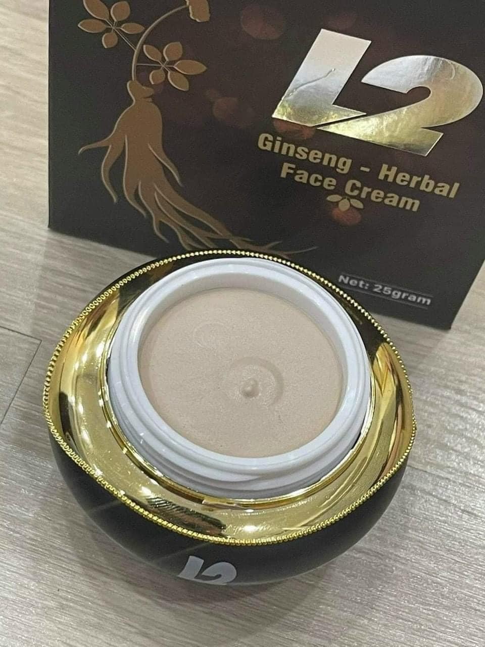 Kem tái tạo da thảo dược L2 hủ đen hàng chính hãng Kem tái tạo da thảo dược L2 hủ đen hàng chính hãng