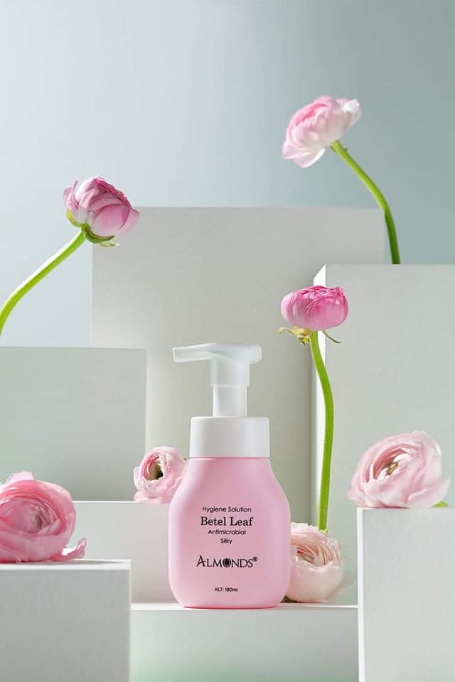 Dung dịch vệ sinh phụ nữ lá trầu Almonds chính hãng Dung dịch vệ sinh phụ nữ lá trầu Almonds chính hãng