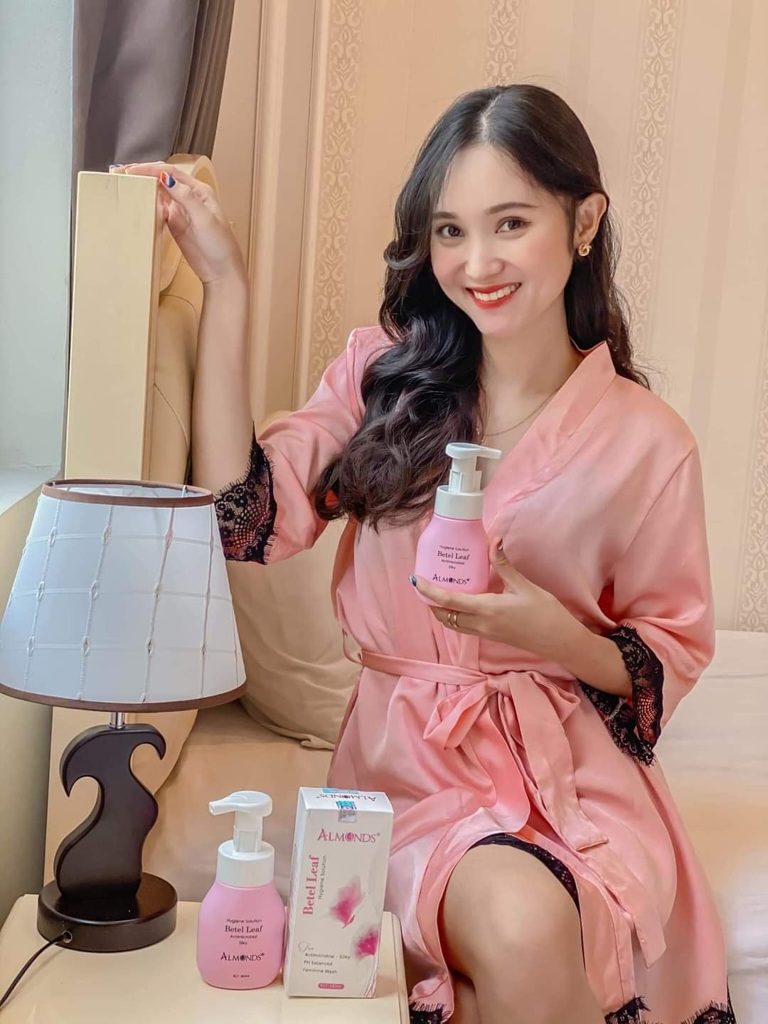 Dung dịch vệ sinh phụ nữ lá trầu Almonds chính hãng Dung dịch vệ sinh phụ nữ lá trầu Almonds chính hãng