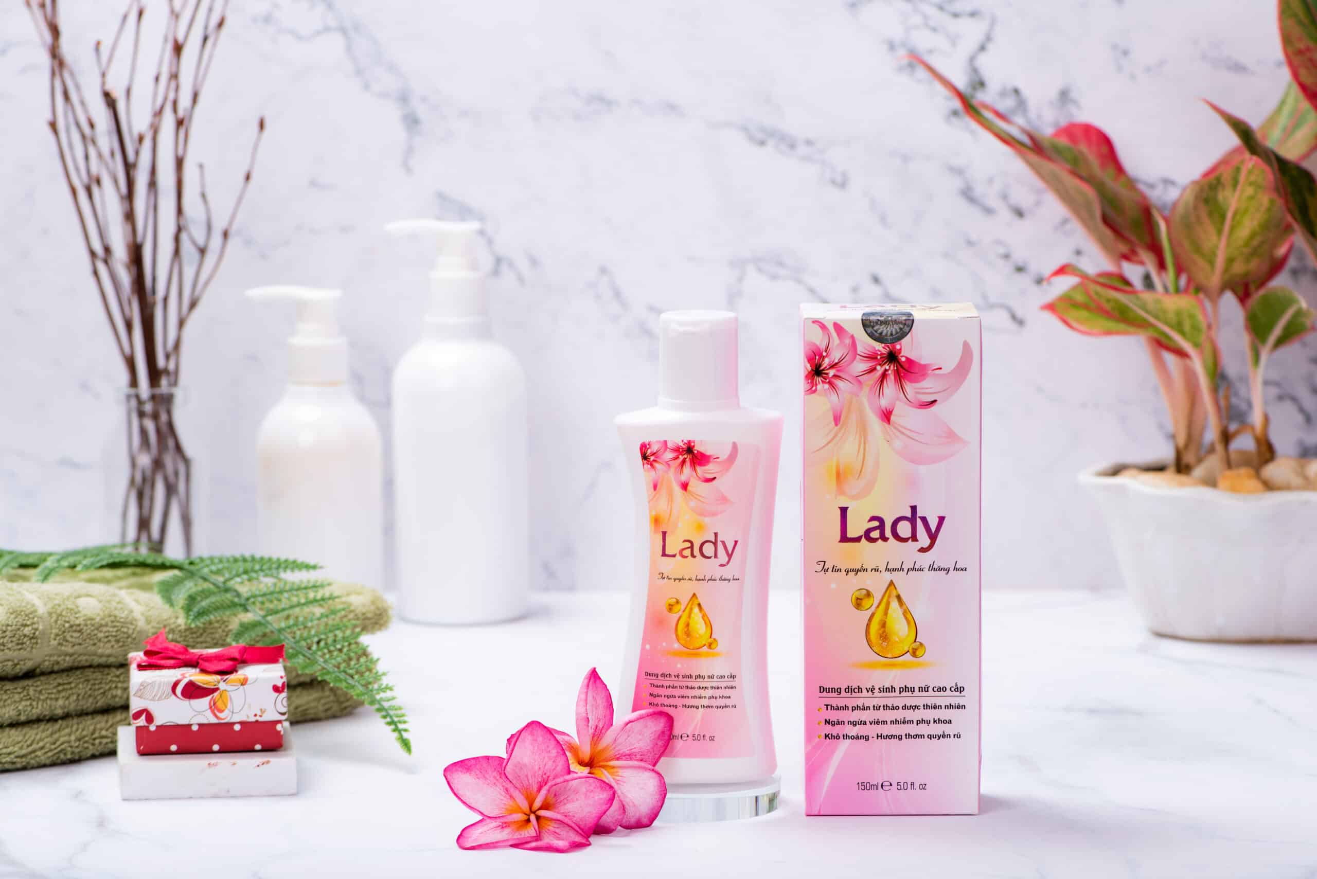 Dung dịch vệ sinh phụ nữ cao cấp Lady công ty Hồng Tâm chính hãng Dung dịch vệ sinh phụ nữ cao cấp Lady công ty Hồng Tâm chính hãng