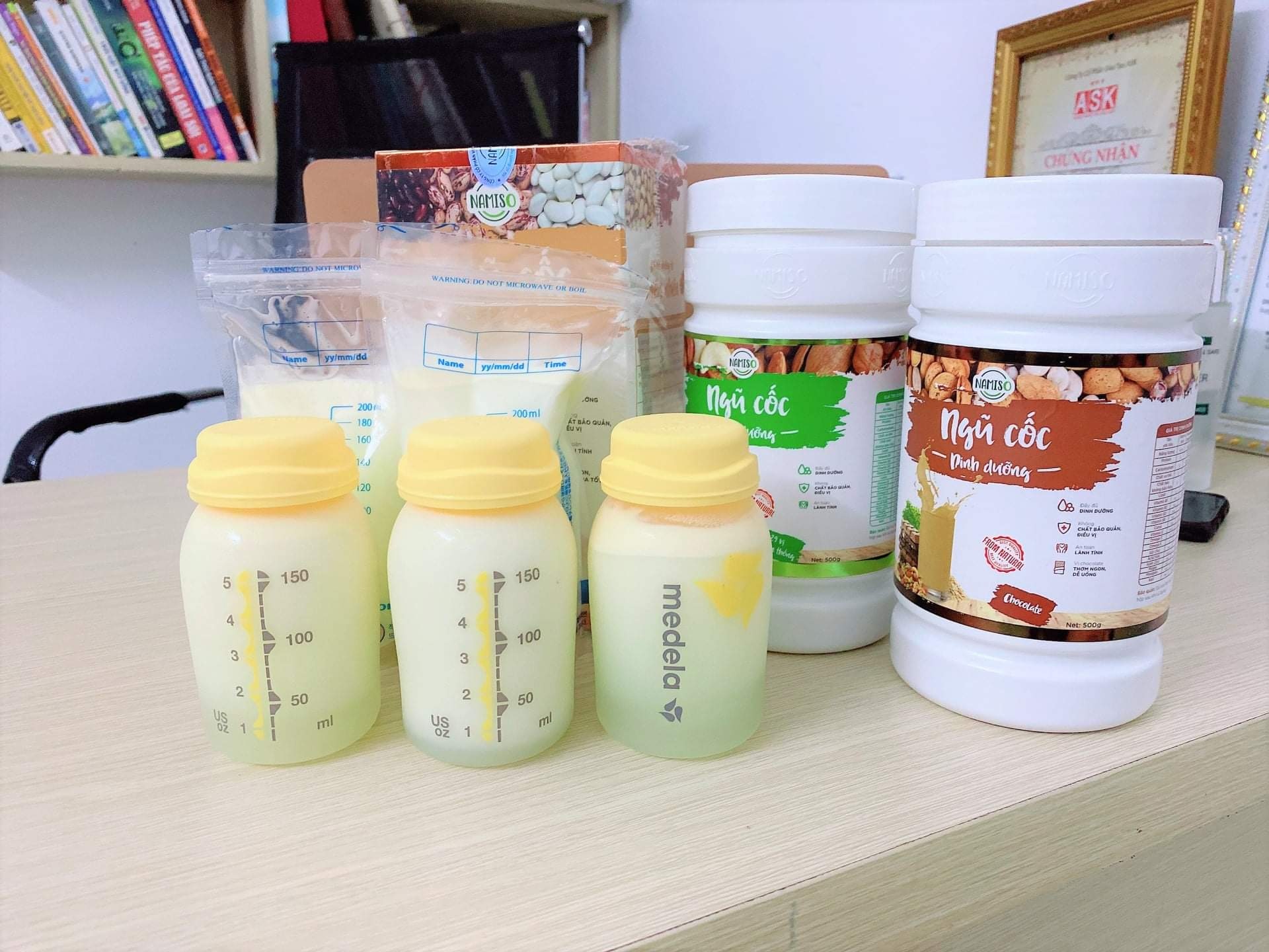 Bột ngũ cốc dinh dưỡng vị socola Namiso: lợi sữa, dễ ăn, chống ngán cho mẹ sau sinh Bột ngũ cốc dinh dưỡng vị socola Namiso: lợi sữa, dễ ăn, chống ngán cho mẹ sau sinh