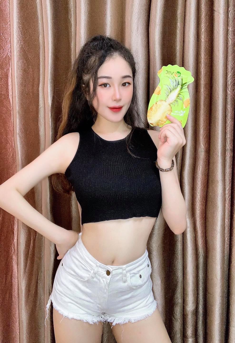 Tự tin khoe dáng cùng kẹo dứa VIC Tự tin khoe dáng cùng kẹo dứa VIC