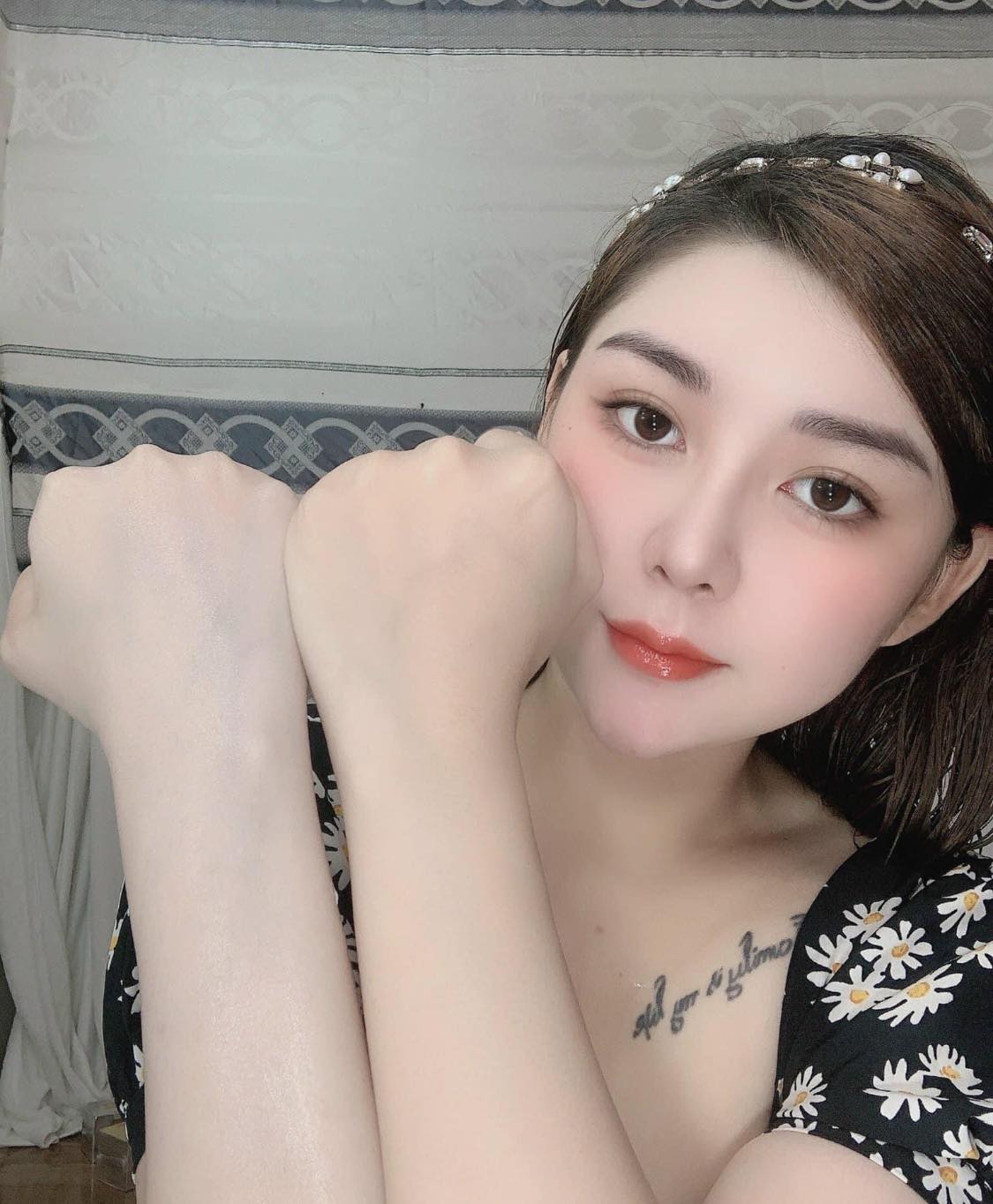 Kem tắm trắng mềm nước hoa như này mà mấy bà ko mê nữa thì thôi em chịu thua luôn nha Kem tắm trắng mềm nước hoa như này mà mấy bà ko mê nữa thì thôi em chịu thua luôn nha