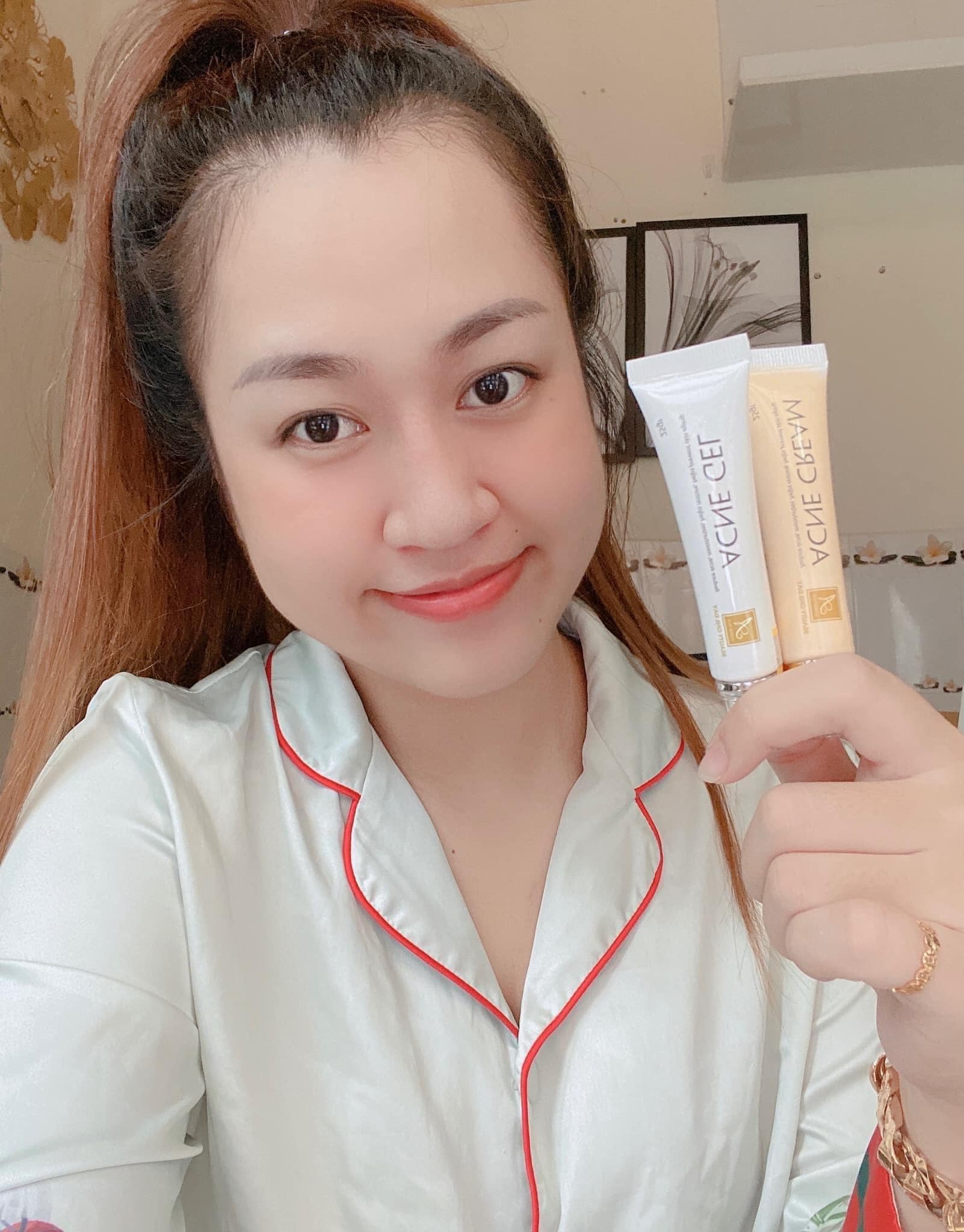 Bộ đôi GEL và CREAM Phương Anh cứu tinh của con gái mình 😝 Bộ đôi GEL và CREAM Phương Anh cứu tinh của con gái mình 😝