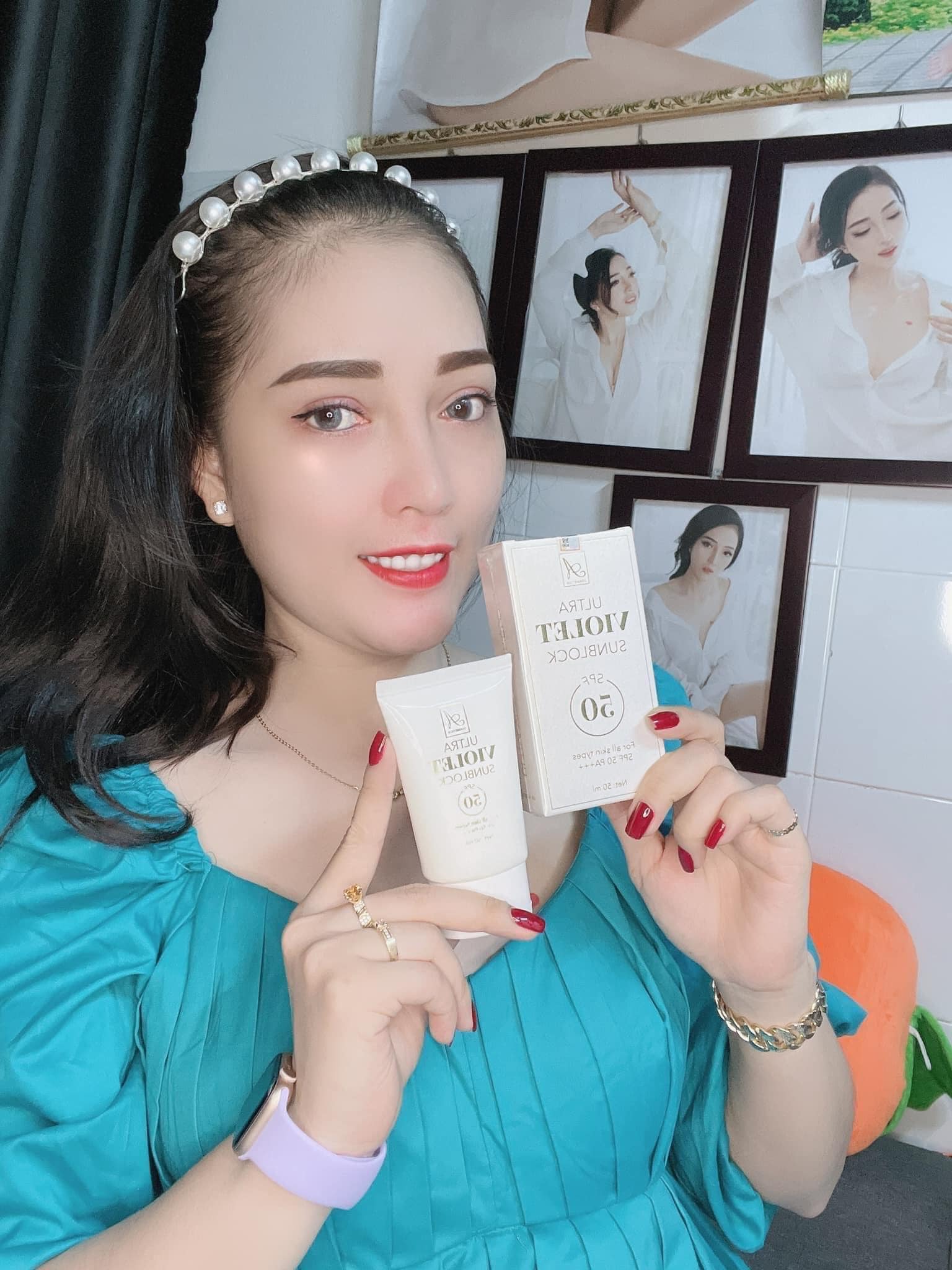 Ở nhà nhưng vẫn phải thoa chống nắng Phương Anh mỗi ngày để bảo vệ da tối đa Ở nhà nhưng vẫn phải thoa chống nắng Phương Anh mỗi ngày để bảo vệ da tối đa