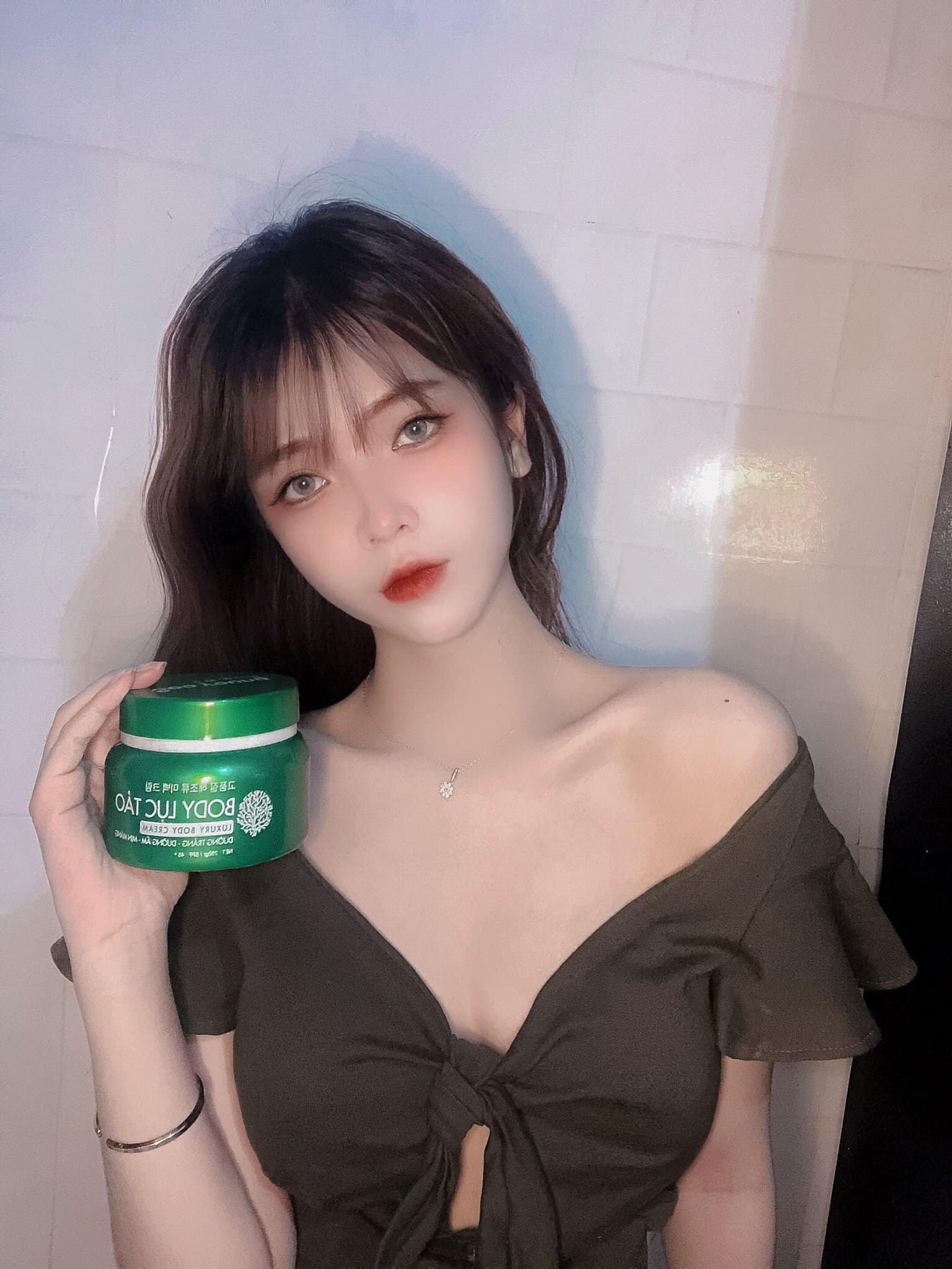 Body lục tảo bảo bối cho làn da căng muót trắng nõn nà. Body lục tảo bảo bối cho làn da căng muót trắng nõn nà.