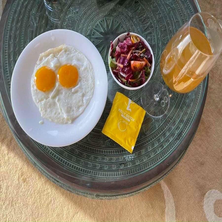 Mới nữa tháng đã hết béo bụng với trà đào Kelly Detox Mới nữa tháng đã hết béo bụng với trà đào Kelly Detox