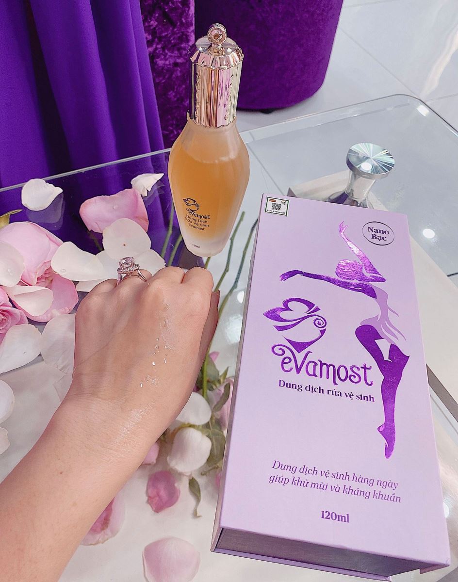 Dung dịch Evamost lấy lại thanh xuân cô bé hồng thơm khít Dung dịch Evamost lấy lại thanh xuân cô bé hồng thơm khít