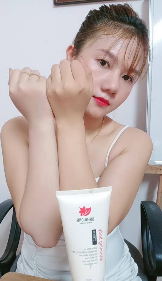 Muốn da trắng sáng, mịn màng chắc chắn bạn không thể qua siêu phẩm Whitening Body Cream LINH HƯƠNG Muốn da trắng sáng, mịn màng chắc chắn bạn không thể qua siêu phẩm Whitening Body Cream LINH HƯƠNG