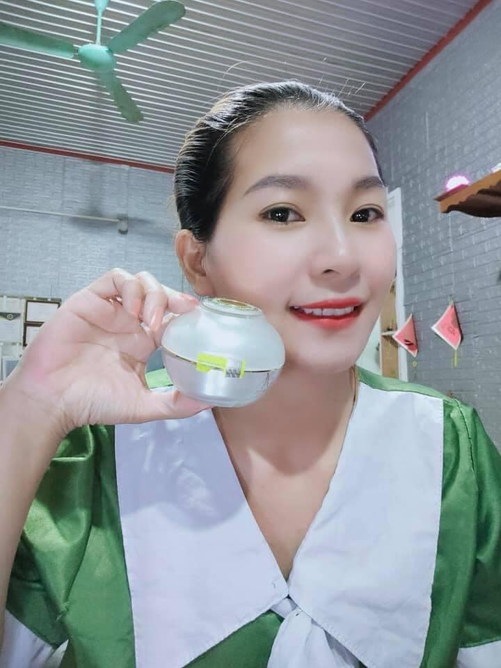 Chất kem face pháp trăm người thích, triệu người xài A COSMETICS Chất kem face pháp trăm người thích, triệu người xài A COSMETICS