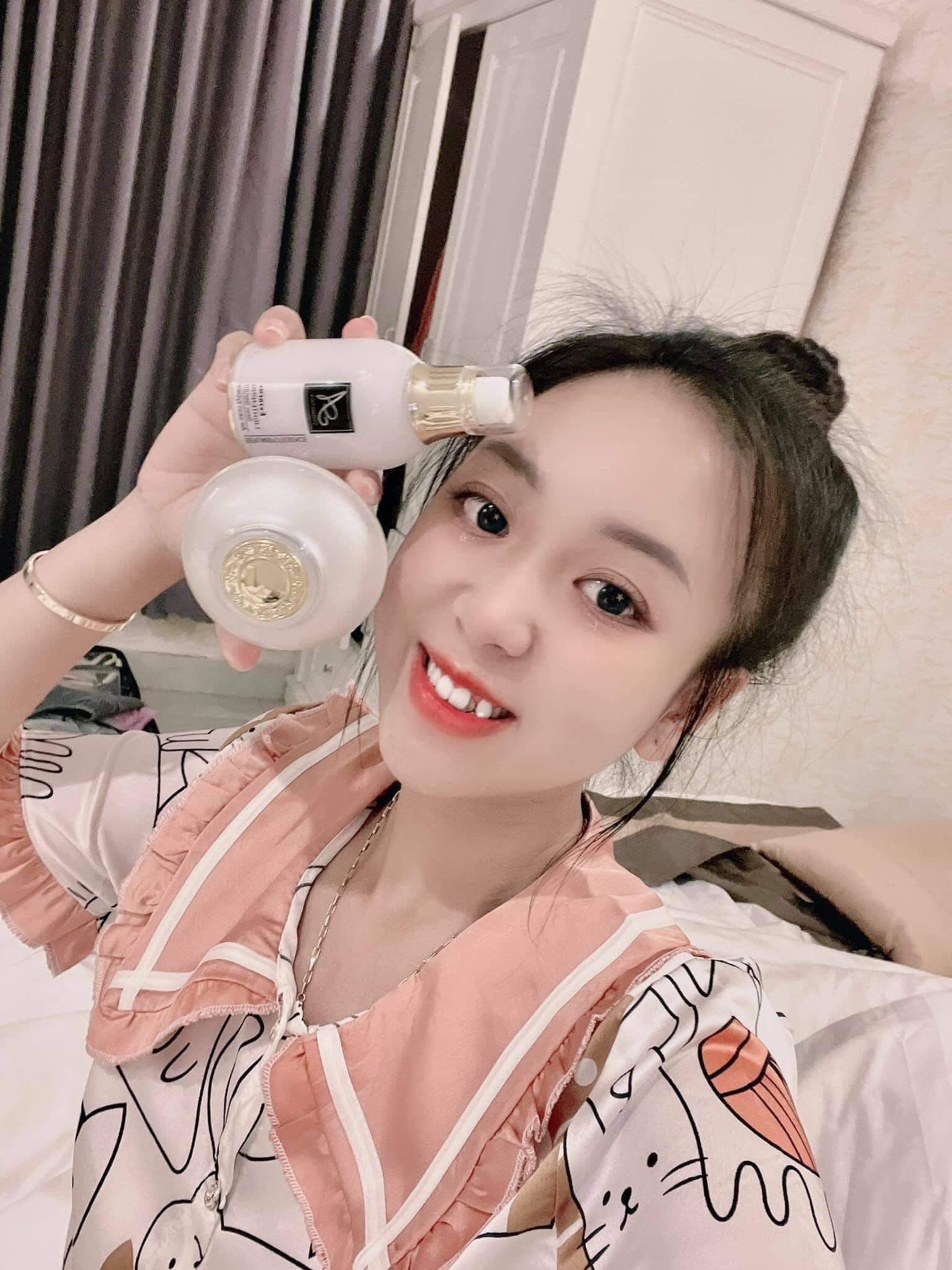 Đầu lòng 2 ả tố nga " Face Pháp " là chị - em là " Serum "