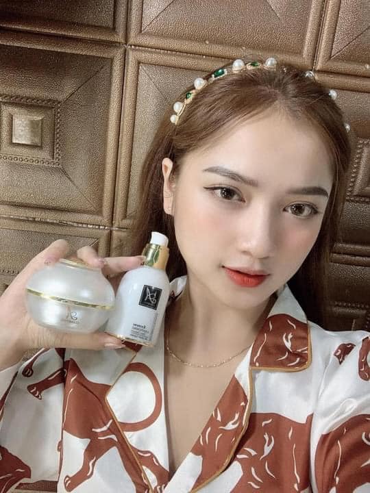 Đầu lòng 2 ả tố nga " Face Pháp " là chị - em là " Serum " Đầu lòng 2 ả tố nga " Face Pháp " là chị - em là " Serum "