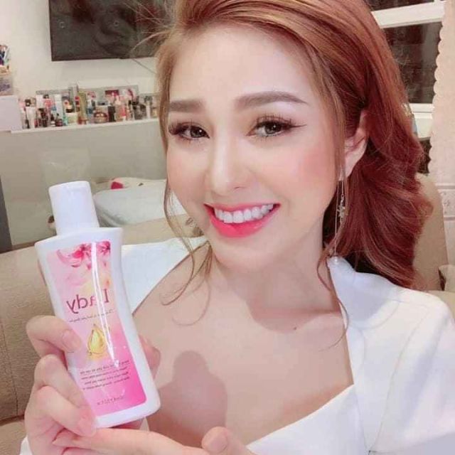 Dung dịch vệ sinh Lady Hồng Tâm - tuyệt chiêu của phụ nữ hiện đại Dung dịch vệ sinh Lady Hồng Tâm - tuyệt chiêu của phụ nữ hiện đại