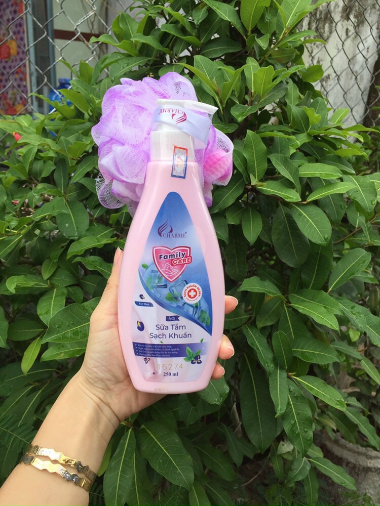 Sữa tắm sạch khuẩn khuyến mãi mua 1 tặng 1 Sữa tắm sạch khuẩn khuyến mãi mua 1 tặng 1