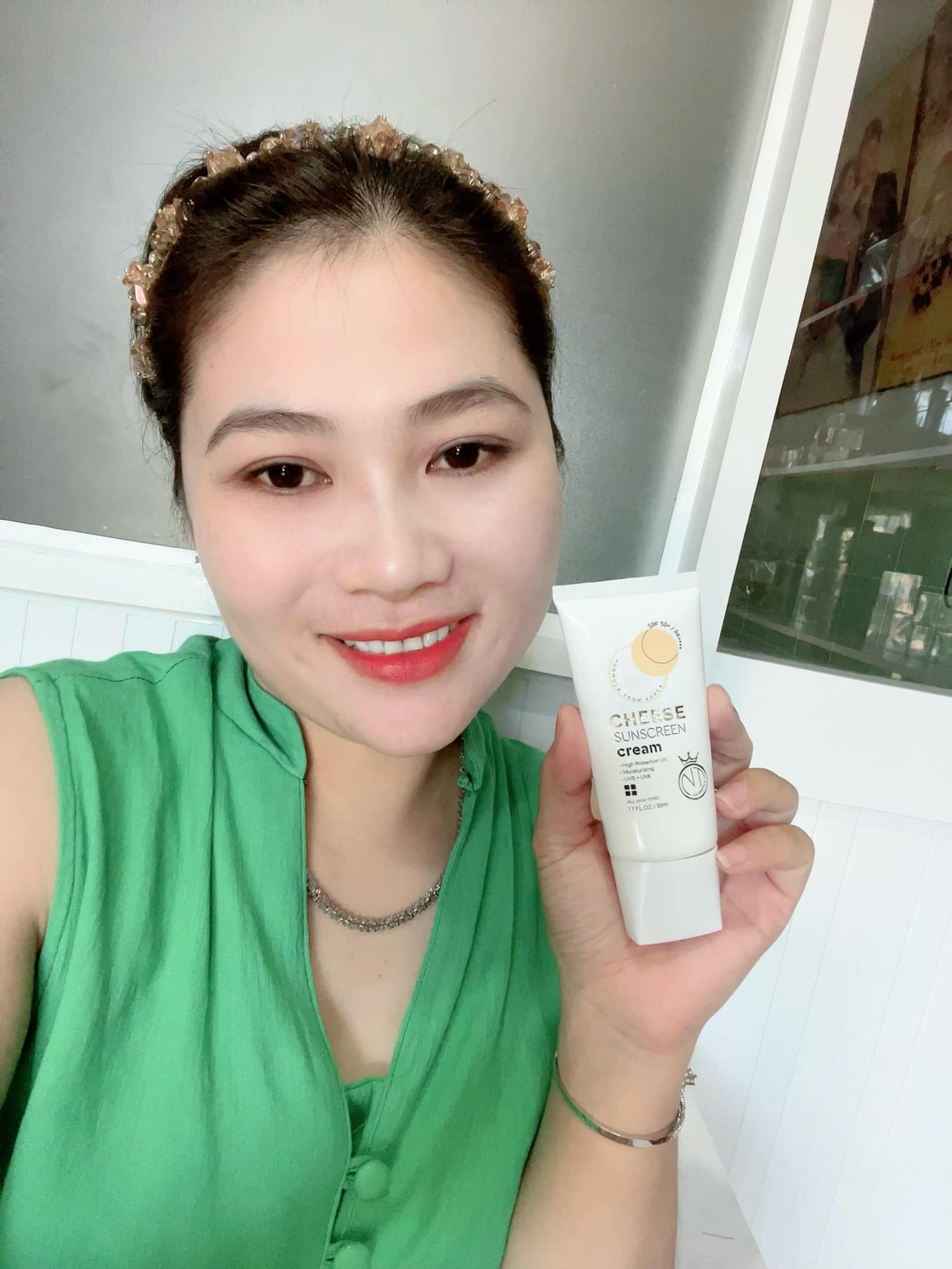 Kem chống nắng Cheese Sunscreen Cream vật bất ly thân của chị em Kem chống nắng Cheese Sunscreen Cream vật bất ly thân của chị em