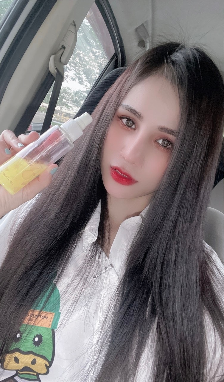 Tóc rụng và mỏng yên tâm đã có xịt bưởi kích mọc tóc Tuệ Vi INFINITY Tóc rụng và mỏng yên tâm đã có xịt bưởi kích mọc tóc Tuệ Vi INFINITY