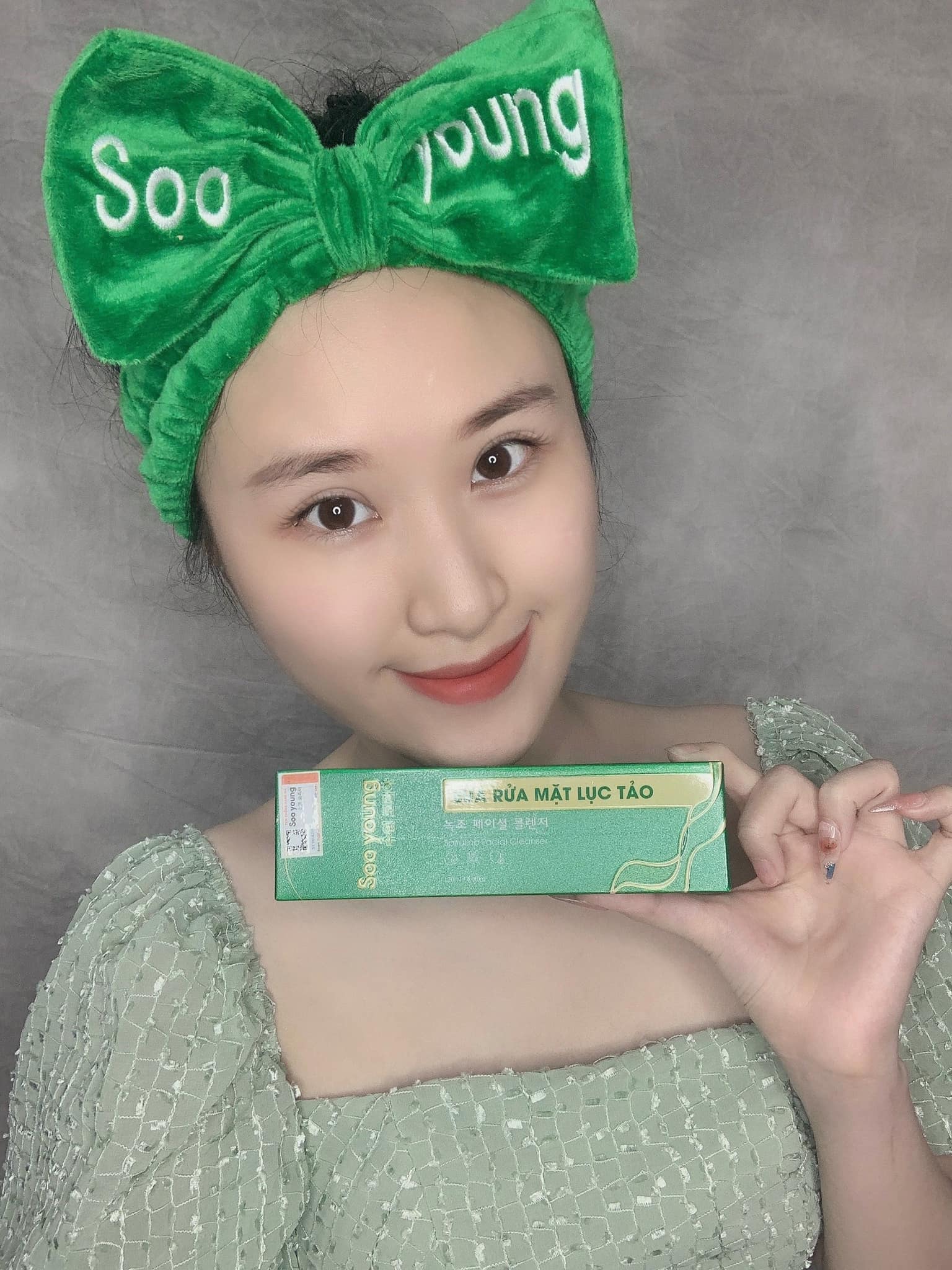 Da nhạy cảm - làn da “khó tính” tìm kiếm một loại sữa rửa mặt phù hợp mời nàng về team sữa rửa mặt lục tảo Soo Young Da nhạy cảm - làn da “khó tính” tìm kiếm một loại sữa rửa mặt phù hợp mời nàng về team sữa rửa mặt lục tảo Soo Young