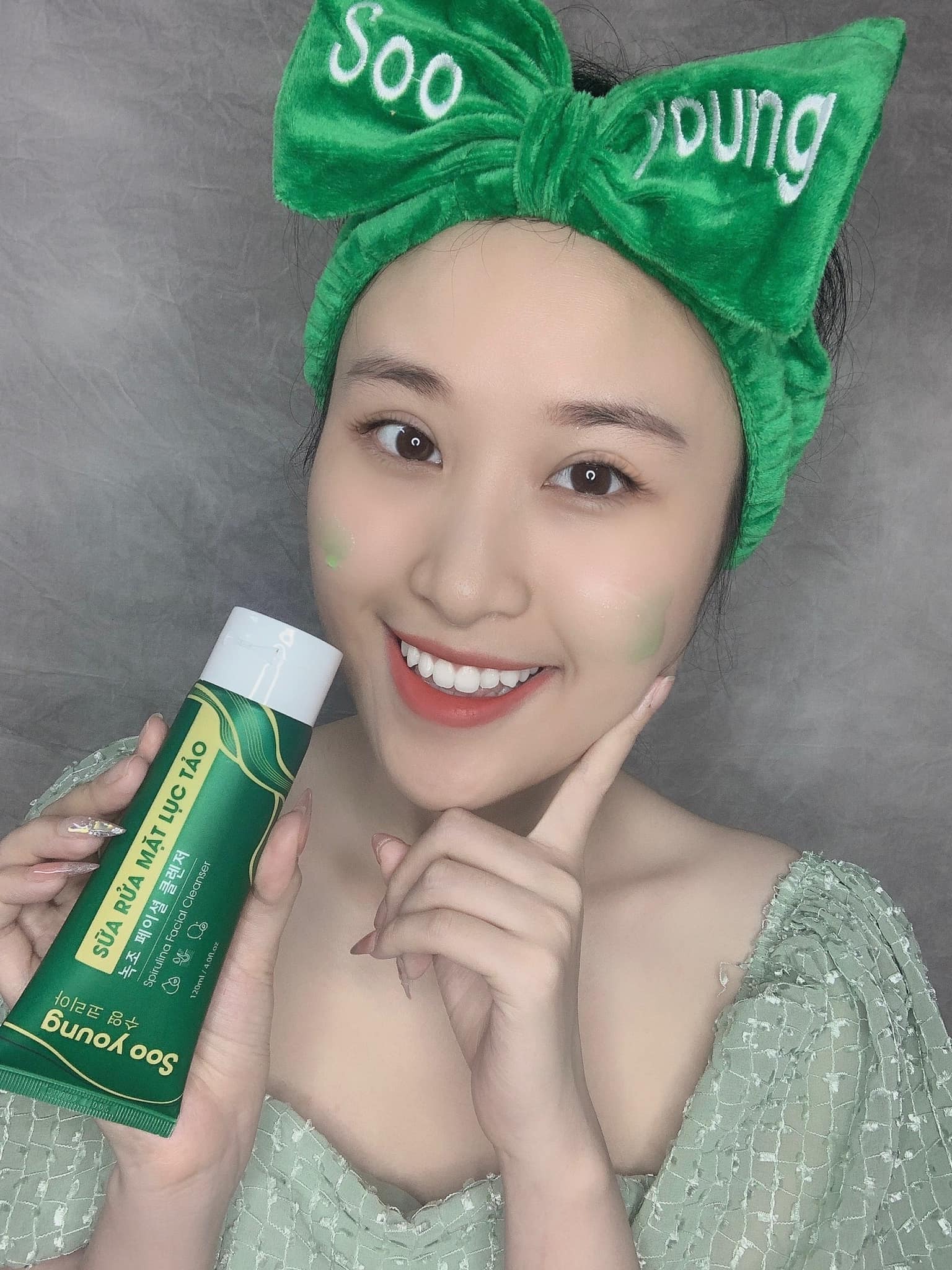 Da nhạy cảm - làn da “khó tính” tìm kiếm một loại sữa rửa mặt phù hợp mời nàng về team sữa rửa mặt lục tảo Soo Young Da nhạy cảm - làn da “khó tính” tìm kiếm một loại sữa rửa mặt phù hợp mời nàng về team sữa rửa mặt lục tảo Soo Young