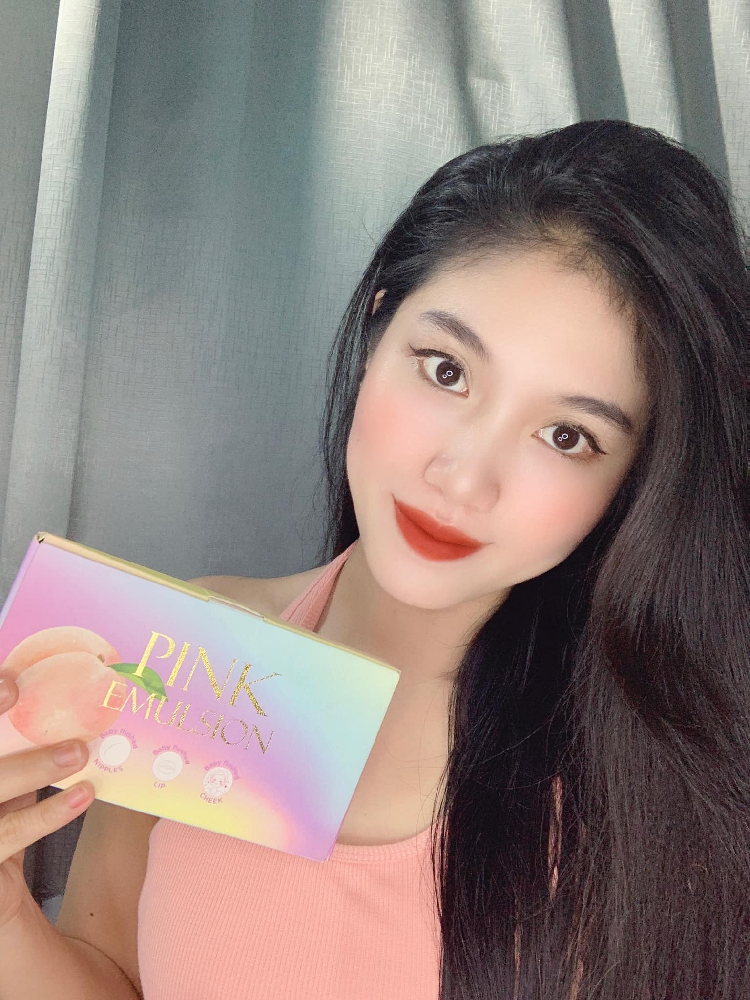 Skin care 2in1 đến từ Pink Emulsion làm hồng môi - má tự nhiên Skin care 2in1 đến từ Pink Emulsion làm hồng môi - má tự nhiên