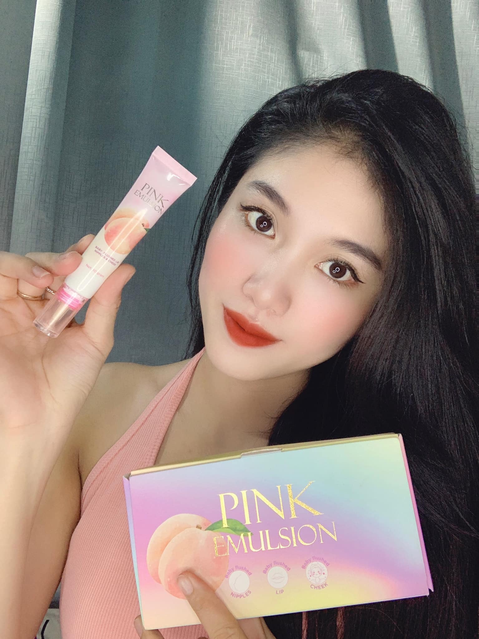 Skin care 2in1 đến từ Pink Emulsion làm hồng môi - má tự nhiên Skin care 2in1 đến từ Pink Emulsion làm hồng môi - má tự nhiên