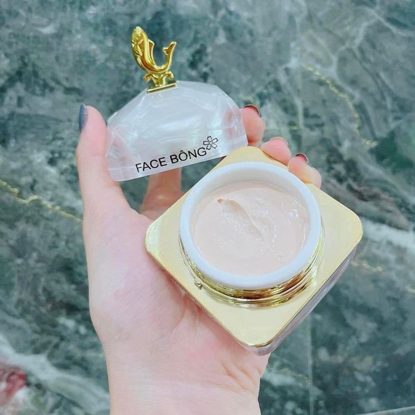 Muốn Đen Thì Ra Nắng Còn Muốn Trắng Xinh Thì Đã Có Kem Face Bông ONAYA Muốn Đen Thì Ra Nắng Còn Muốn Trắng Xinh Thì Đã Có Kem Face Bông ONAYA