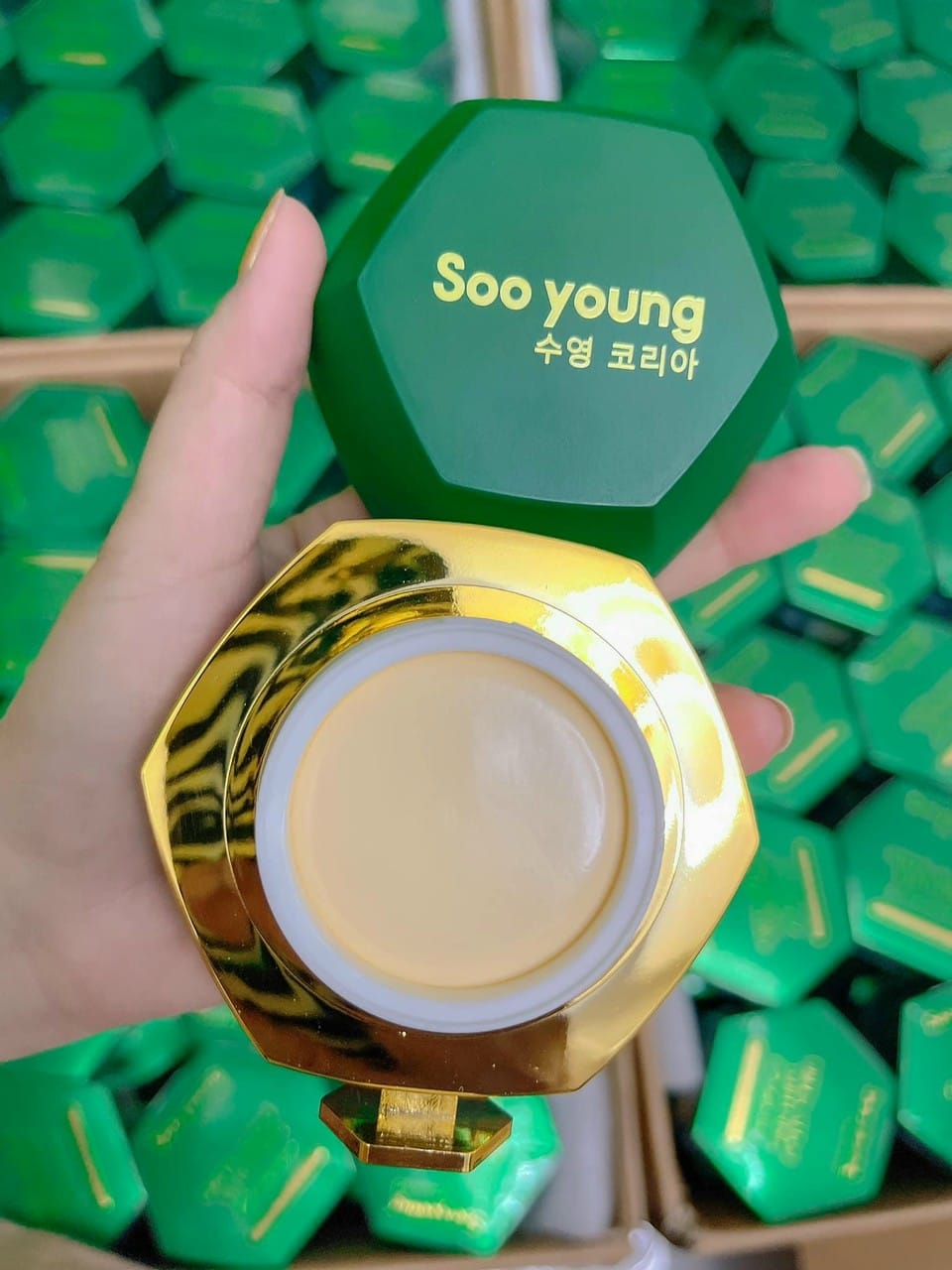 Tạm Biệt Nám Da Với Kem Face Tím Giảm Nám Melasma Soo Young Tạm Biệt Nám Da Với Kem Face Tím Giảm Nám Melasma Soo Young