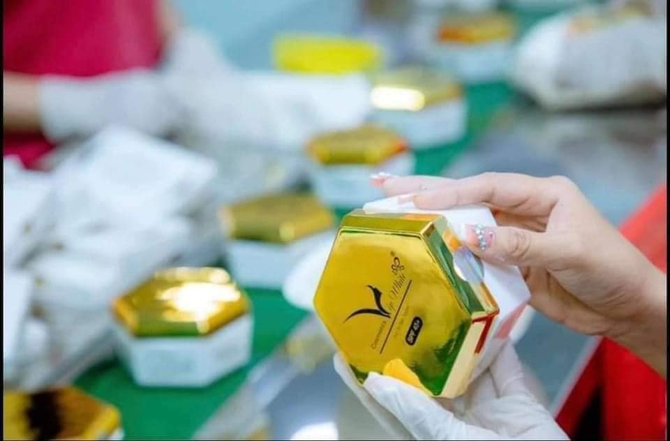 Kem Body Hoàng Gia Vip White - Làn Da Đẹp Sang Chuẩn Quý Tộc Kem Body Hoàng Gia Vip White - Làn Da Đẹp Sang Chuẩn Quý Tộc