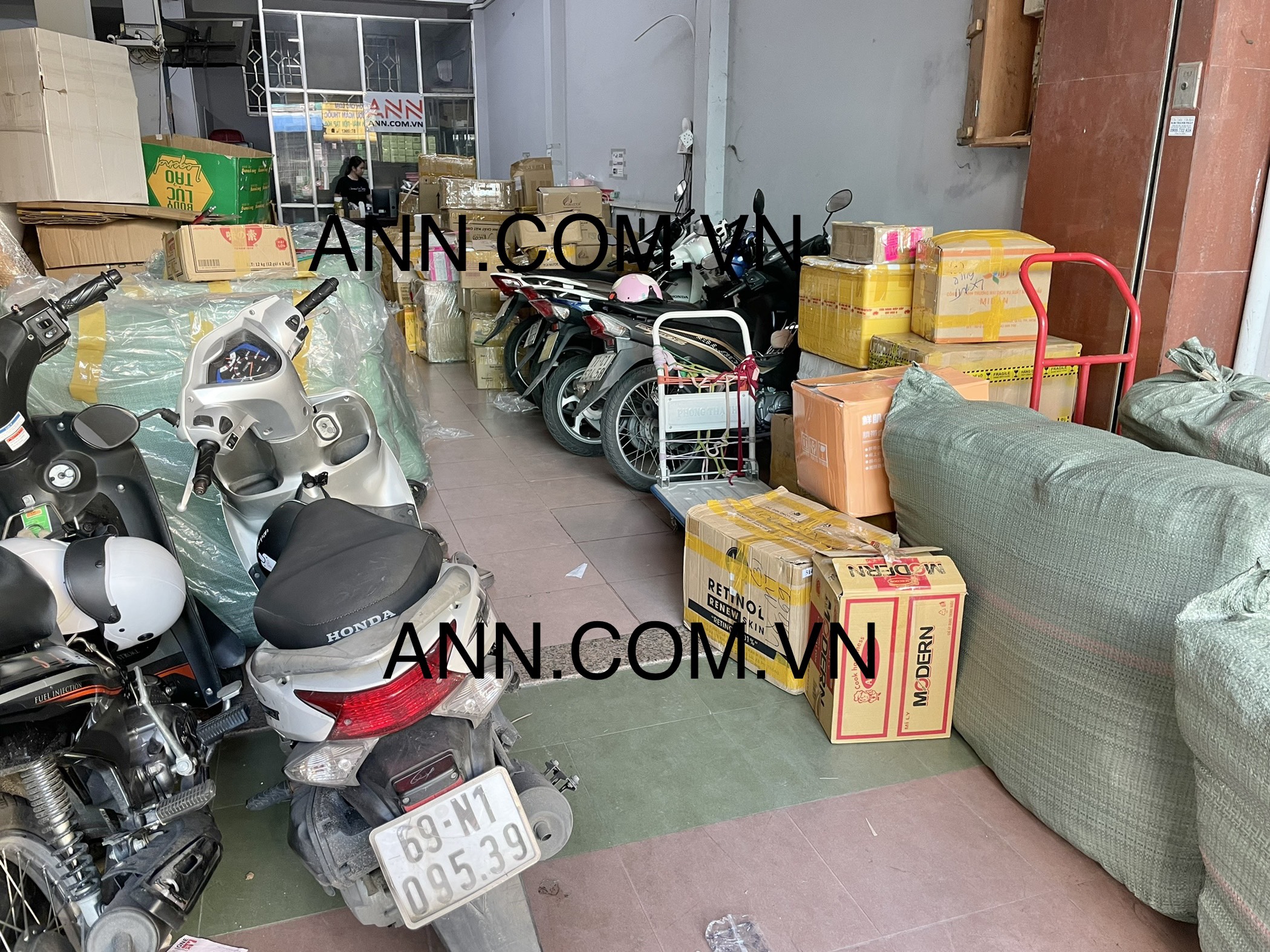 Hàng về tại kho ANN phục vụ tết Hàng về tại kho ANN phục vụ tết