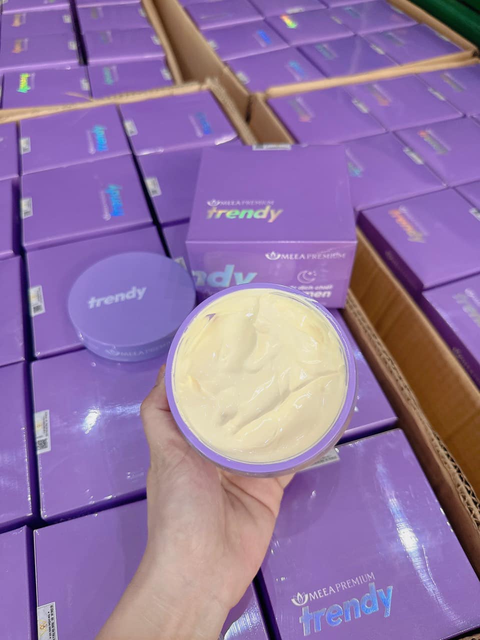 Chết mê mẩn với cái màu của em kem body Trendy Meea body chiết lên men Chết mê mẩn với cái màu của em kem body Trendy Meea body chiết lên men