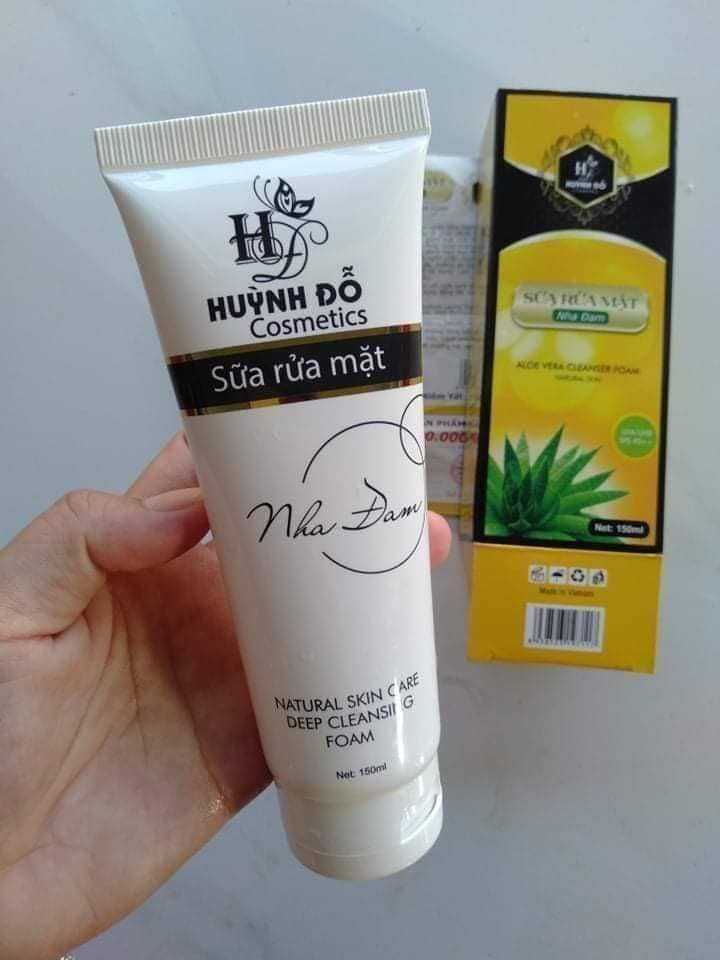 Sữa rửa mặt nha đam Huỳnh Đỗ thức tỉnh làn da Sữa rửa mặt nha đam Huỳnh Đỗ thức tỉnh làn da