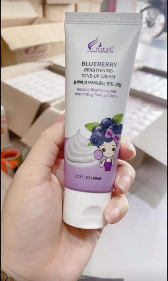 Khởi sắc làn da với Kem dưỡng da mặt Blueberry Brighttening Tone Up Cream Charme Khởi sắc làn da với Kem dưỡng da mặt Blueberry Brighttening Tone Up Cream Charme