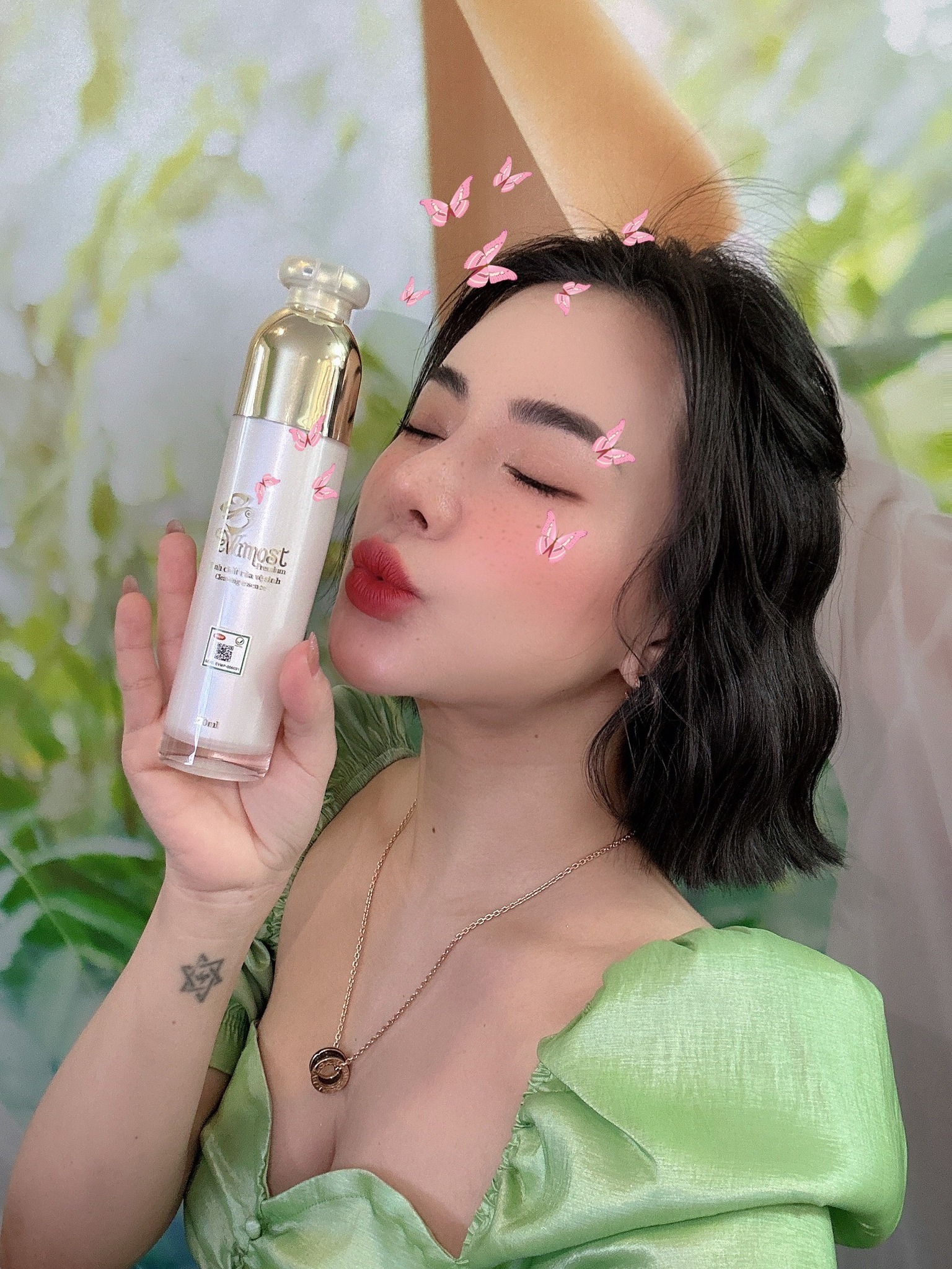 Sinh nở xong mà "cô bé" vẫn không hao hụt nhờ siêu phẩm tinh chất lửa tình Evamost Premium Sinh nở xong mà "cô bé" vẫn không hao hụt nhờ siêu phẩm tinh chất lửa tình Evamost Premium