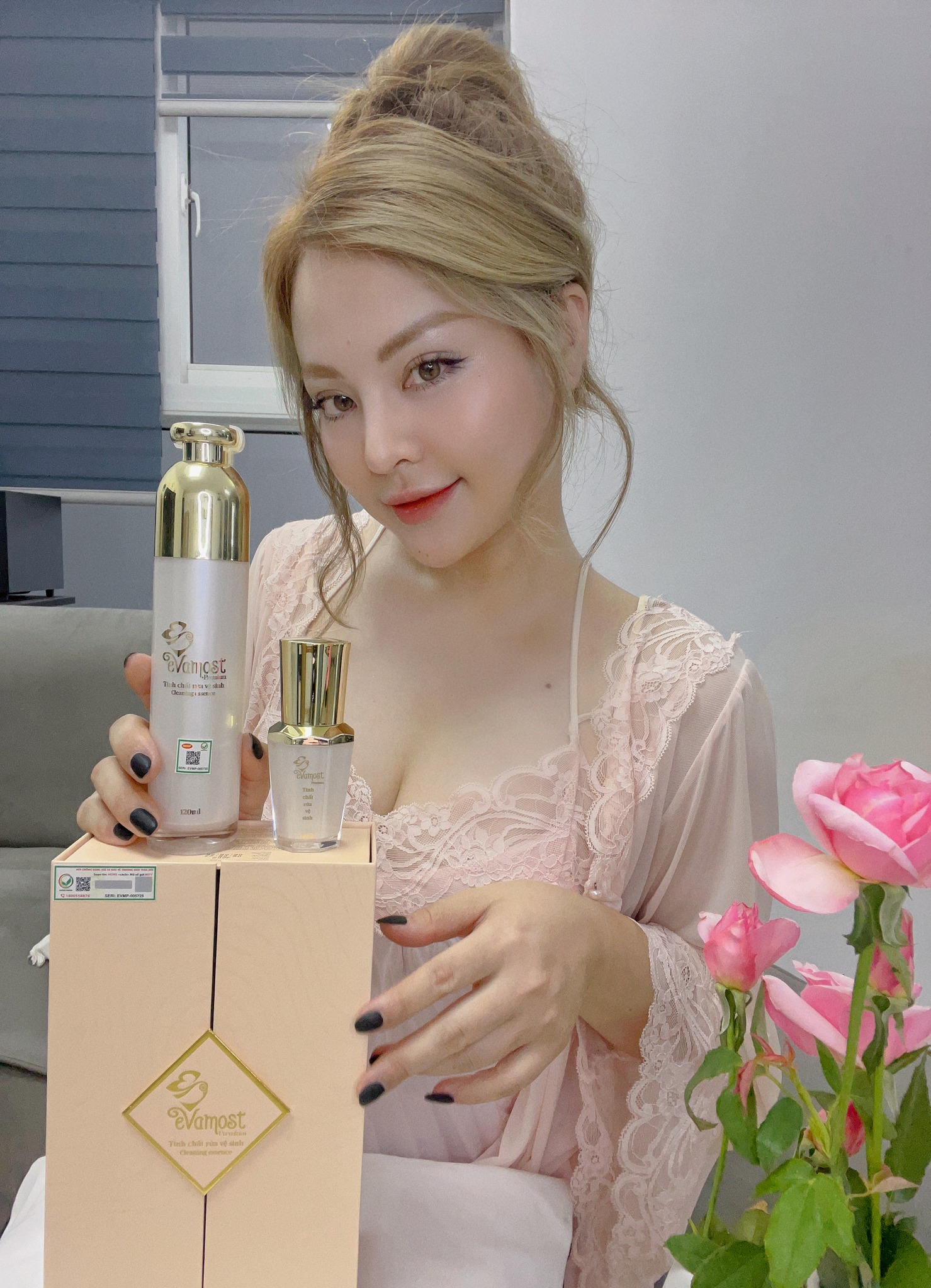 Luôn giữ cơ thể và "cô bé" thơm tho, thoáng mát và tươi mới mỗi ngày bằng Tinh chất rửa vệ sinh Evamost Premium các nàng nhé Luôn giữ cơ thể và "cô bé" thơm tho, thoáng mát và tươi mới mỗi ngày bằng Tinh chất rửa vệ sinh Evamost Premium các nàng nhé