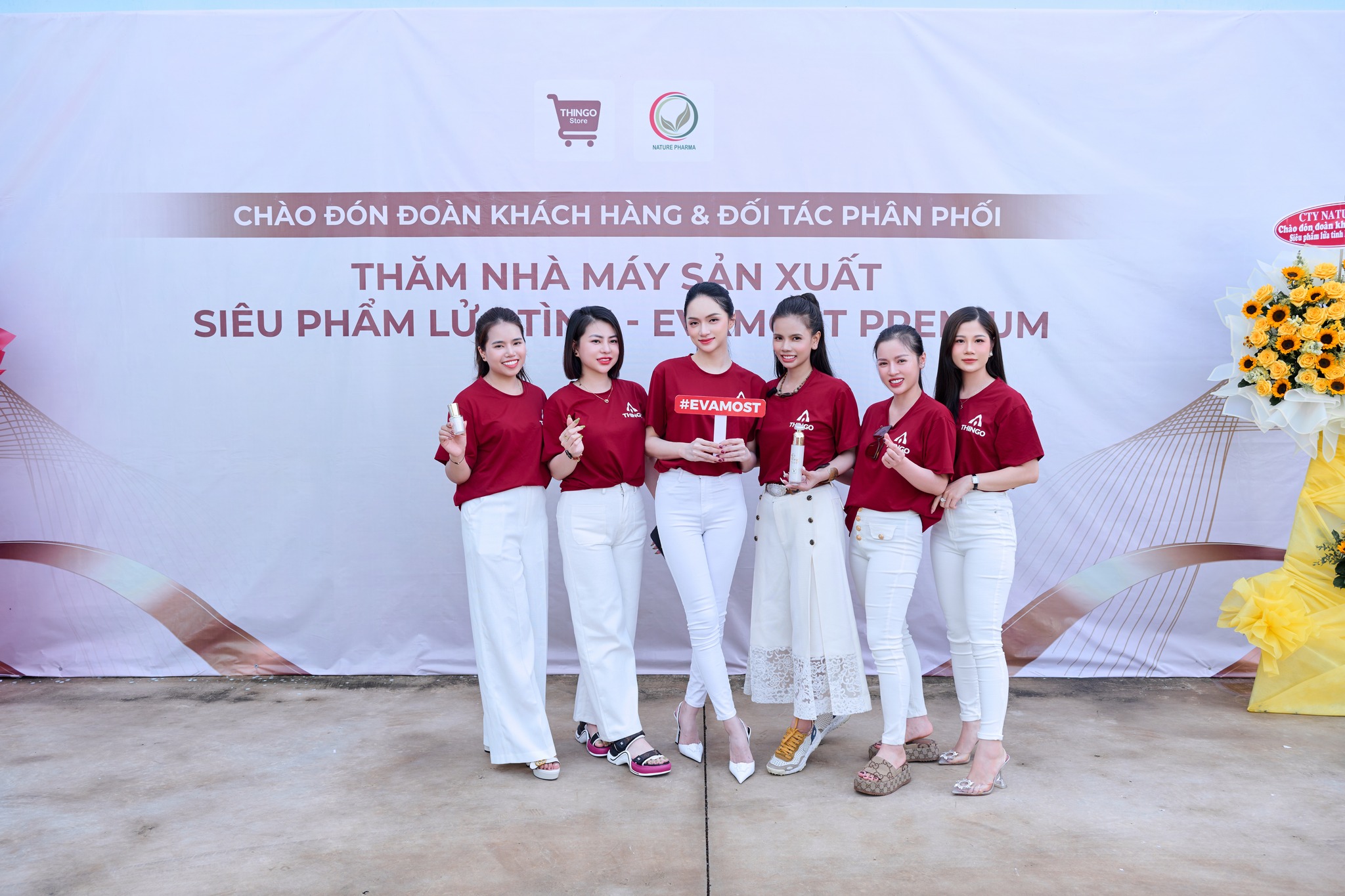 Dù bạn 3 con hay vẫn còn son có Evamost thì luôn còn non Dù bạn 3 con hay vẫn còn son có Evamost thì luôn còn non