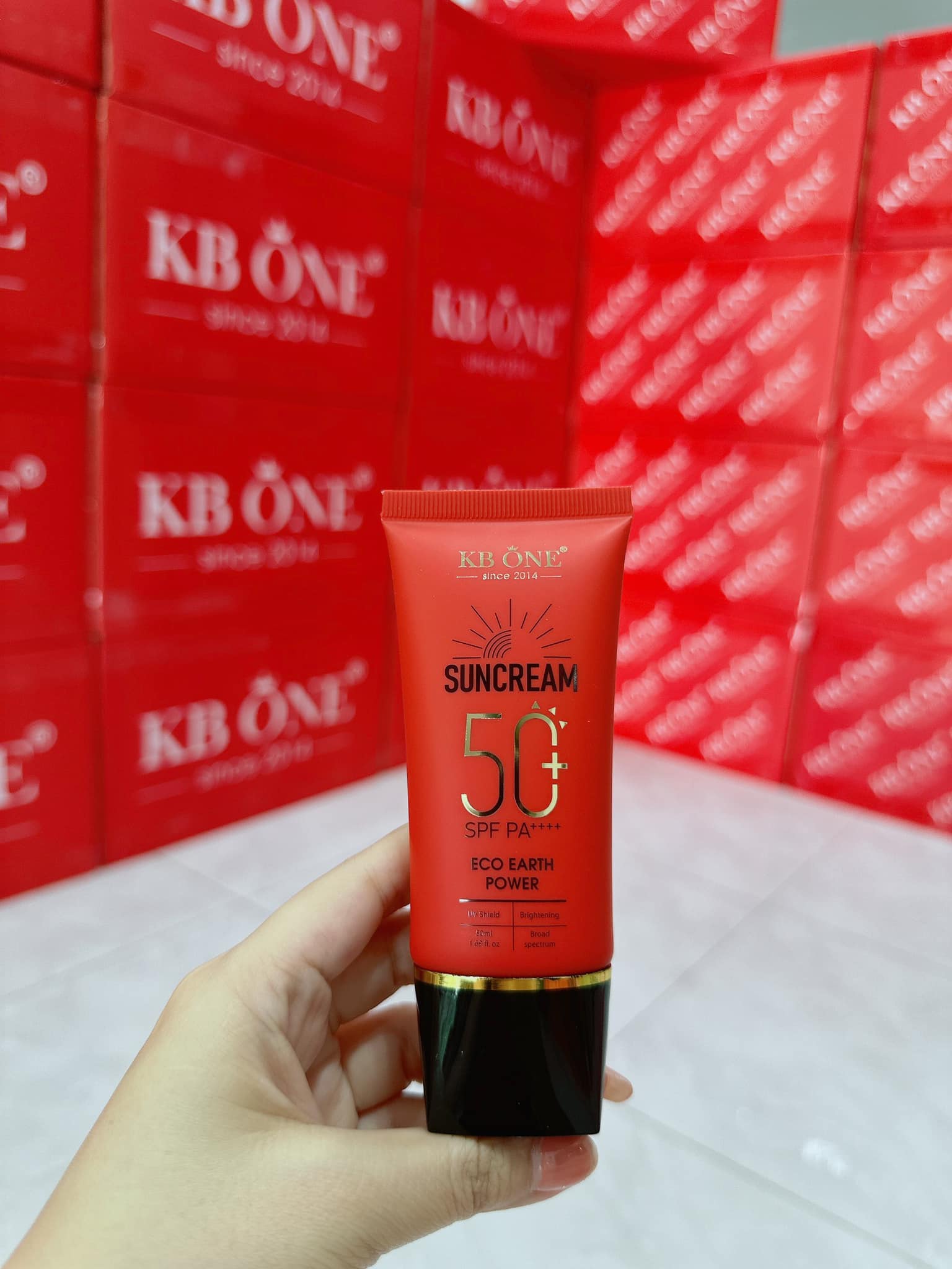 Kem chống nắng Kbone với phiên bản nâng cấp tăng cường bảo vệ da và dưỡng da Kem chống nắng Kbone với phiên bản nâng cấp tăng cường bảo vệ da và dưỡng da