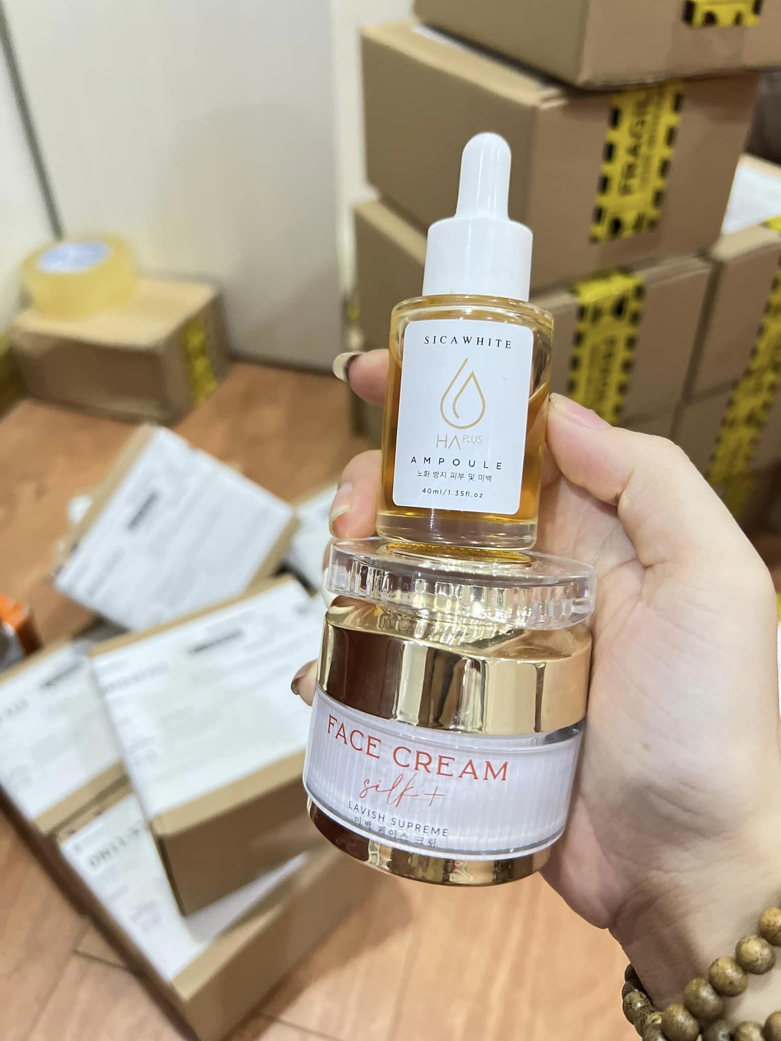 Bí quyết có làn da bóng mịn không cần tới makeup với Combo Kem Lụa Sirum SiCa White Bí quyết có làn da bóng mịn không cần tới makeup với Combo Kem Lụa Sirum SiCa White