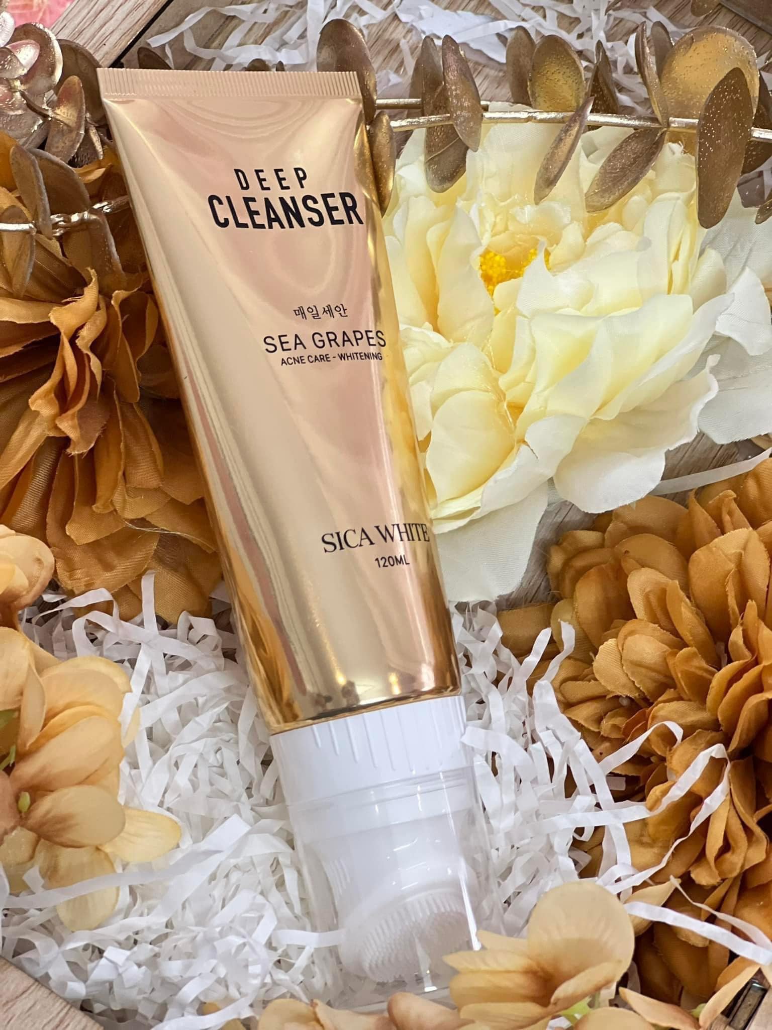 Sạch mịn ngừa mụn kiềm nhờn hiệu quả nhờ sữa rửa mặt SiCa White Sạch mịn ngừa mụn kiềm nhờn hiệu quả nhờ sữa rửa mặt SiCa White