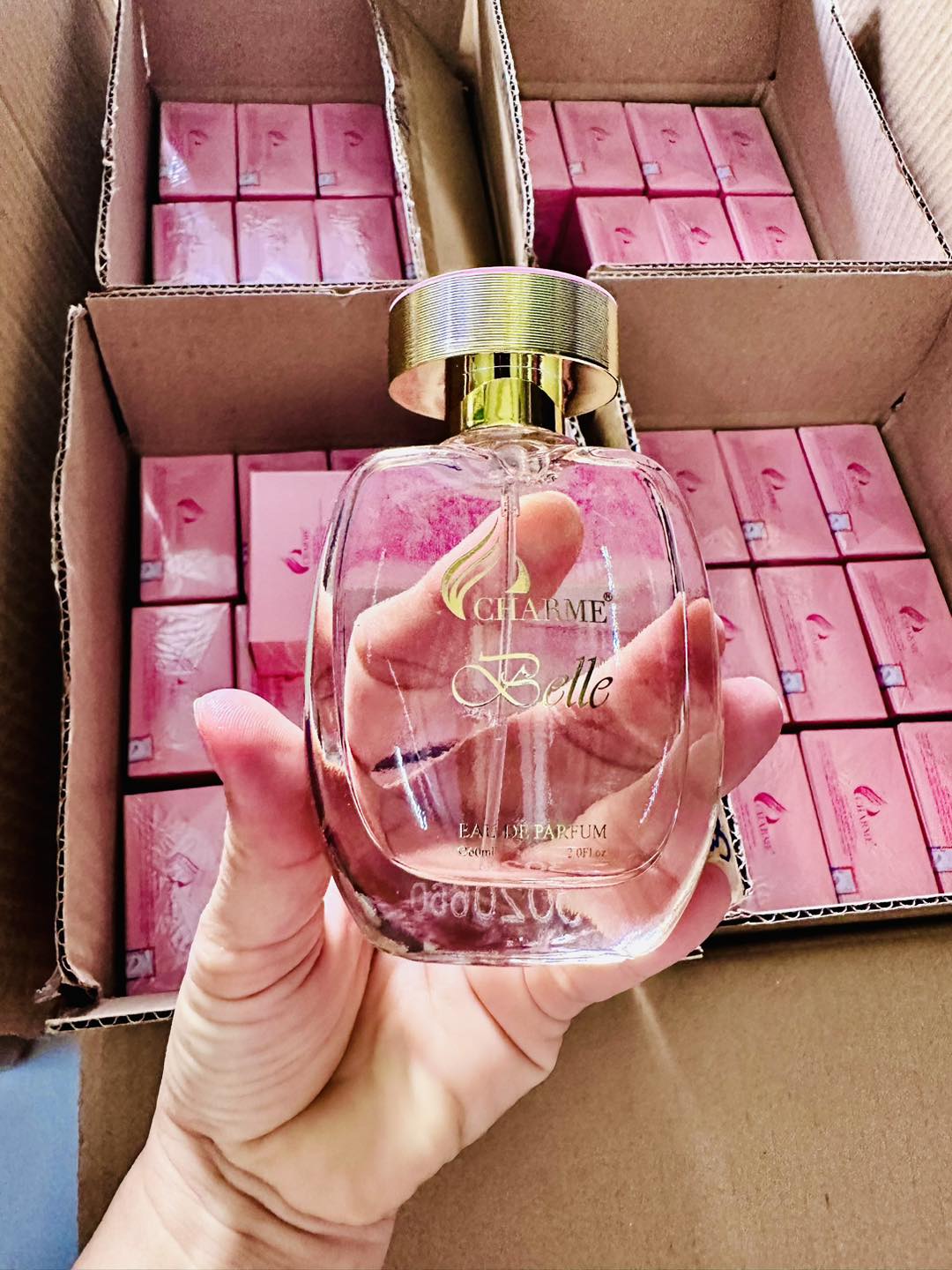 Charme Belle Với hương thơm xuất sắc sâu lắng lòng người Charme Belle Với hương thơm xuất sắc sâu lắng lòng người