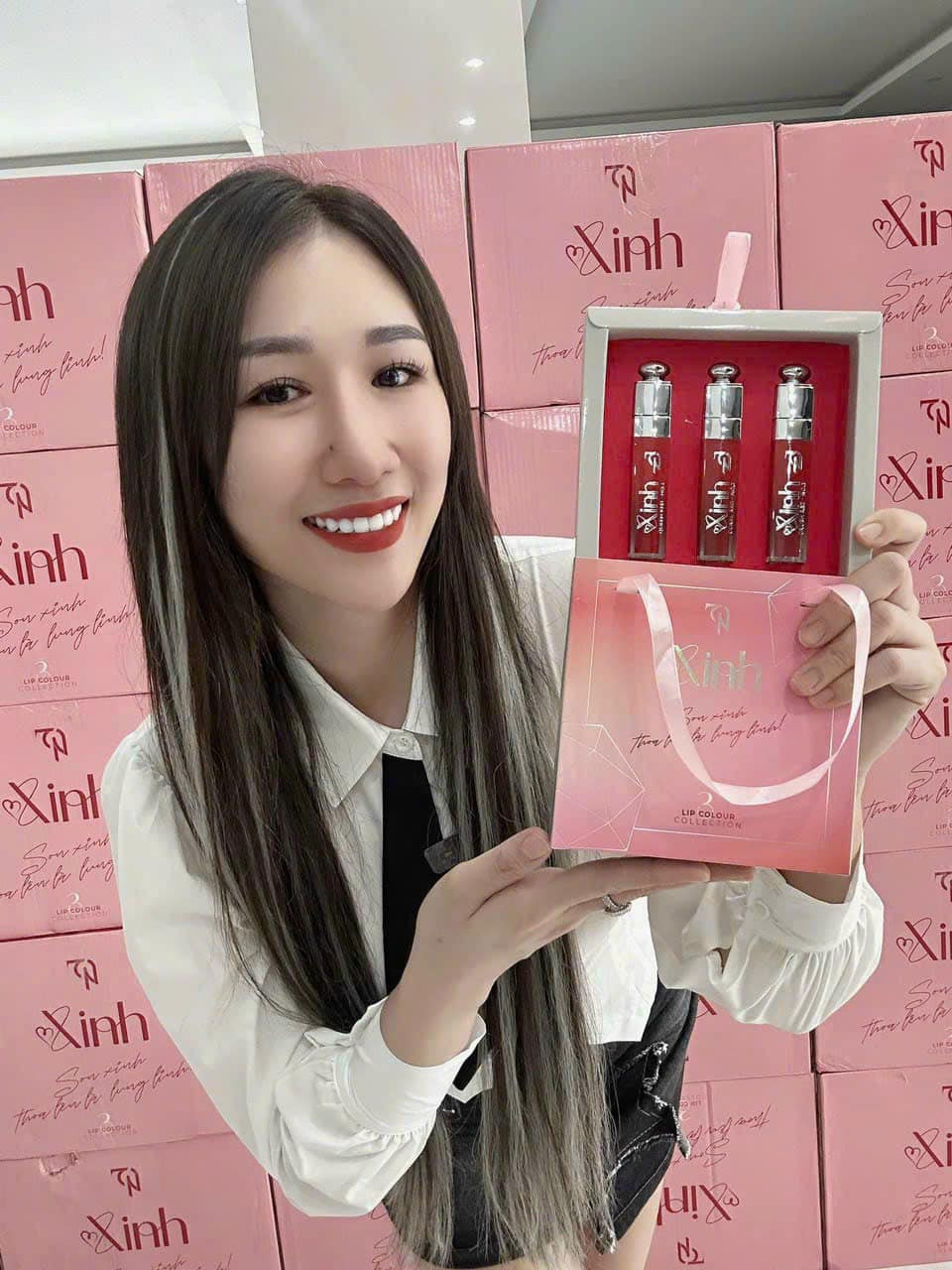 Sở hữu 3 siêu phẩm SON MÔI COLLAGEN X3 ĐÔNG ANH - Son Xinh TN Mỹ Phẩm Đông Anh 1 Set 3 Màu Tặng Tẩy Tế Bào Chết Sở hữu 3 siêu phẩm SON MÔI COLLAGEN X3 ĐÔNG ANH - Son Xinh TN Mỹ Phẩm Đông Anh 1 Set 3 Màu Tặng Tẩy Tế Bào Chết