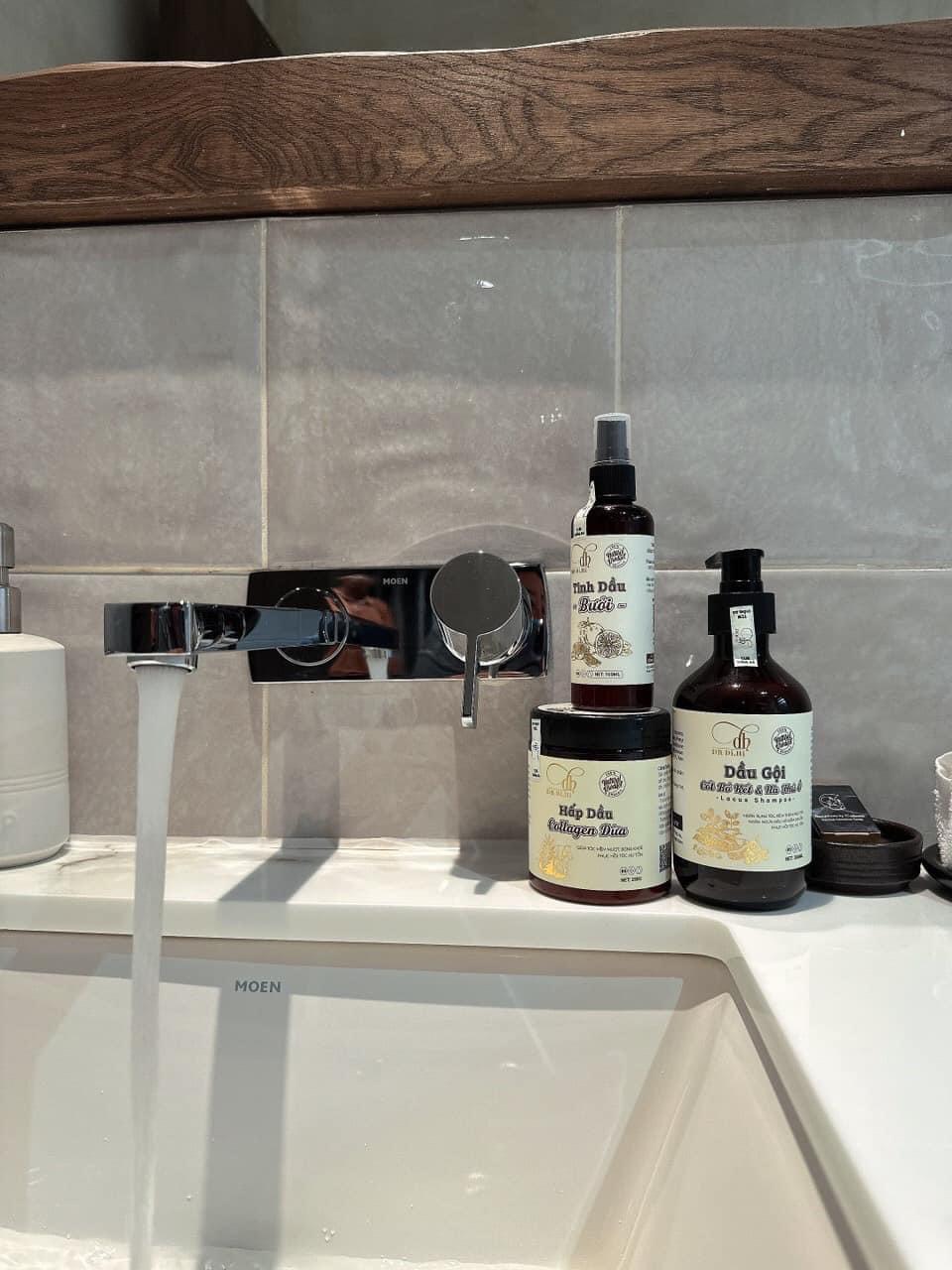 Góc nào trong nhà tắm cũng phải có bộ 3 em gội ủ xịt DR. DIHI nha Góc nào trong nhà tắm cũng phải có bộ 3 em gội ủ xịt DR. DIHI nha