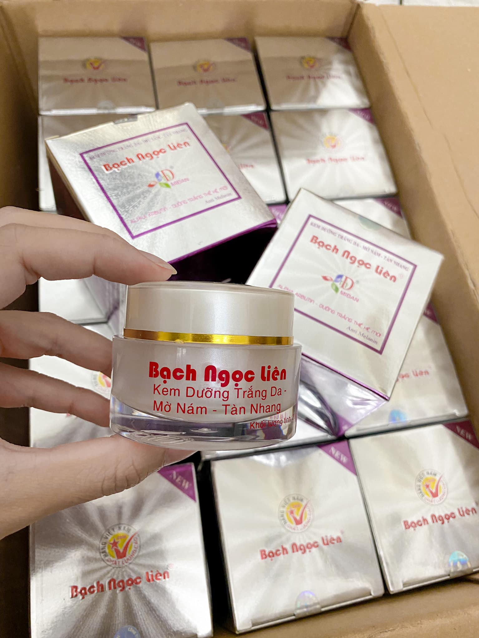 Bạch Ngọc Liên tím dòng kem face dưỡng trắng da mờ nám tàn nhang Bạch Ngọc Liên tím dòng kem face dưỡng trắng da mờ nám tàn nhang