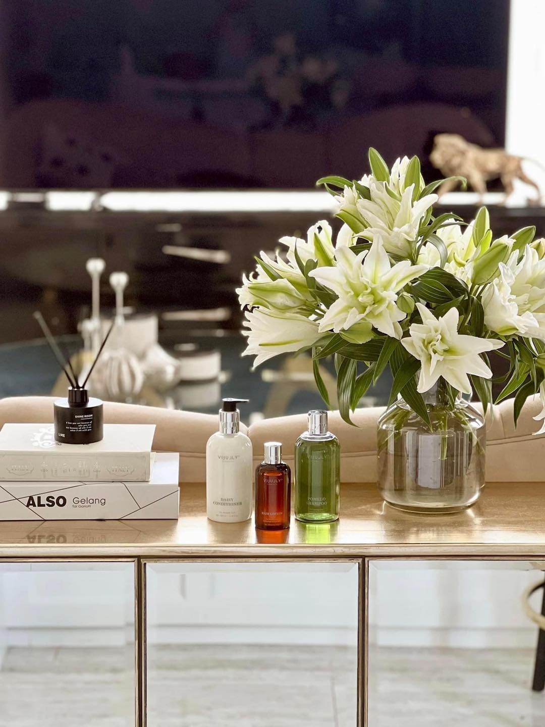 Trong combo này có gì mà hot quá trời ta Trong combo này có gì mà hot quá trời ta