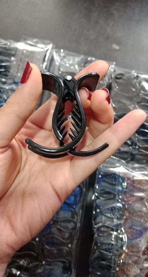 Em bán sỉ lố kẹp càng cua 12 kẹp giá 16k/lố khách nào cần mua sử dụng hay mua về tặng khách nhắn em nha Em bán sỉ lố kẹp càng cua 12 kẹp giá 16k/lố khách nào cần mua sử dụng hay mua về tặng khách nhắn em nha