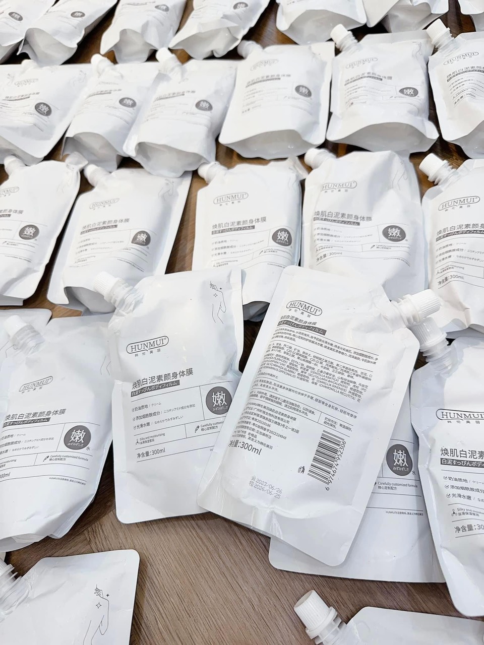 Ủ trắng Hunmui hot nhất hè 2023 bí kíp trắng như bông bưởi là đấy ạ Ủ trắng Hunmui hot nhất hè 2023 bí kíp trắng như bông bưởi là đấy ạ