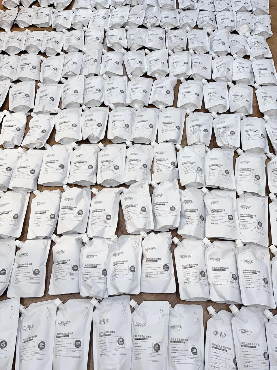 Ủ trắng Hunmui hot nhất hè 2023 bí kíp trắng như bông bưởi là đấy ạ Ủ trắng Hunmui hot nhất hè 2023 bí kíp trắng như bông bưởi là đấy ạ