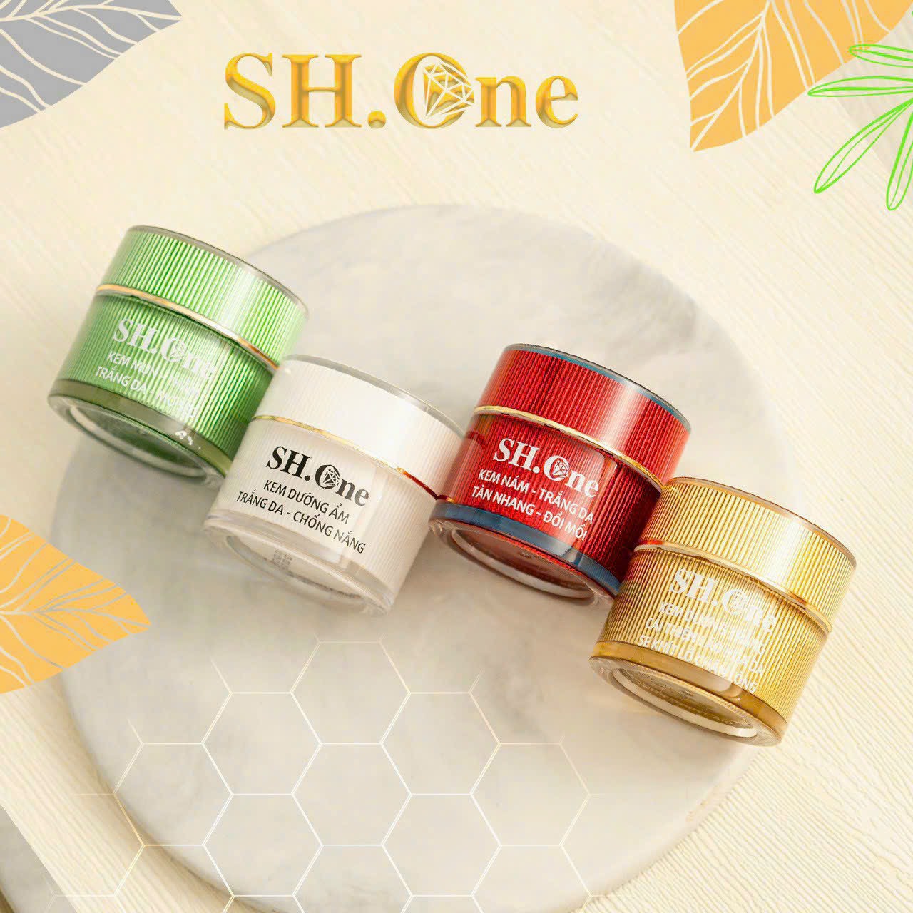 Tự tin với gương mặt trắng sáng căng bóng mịn màng