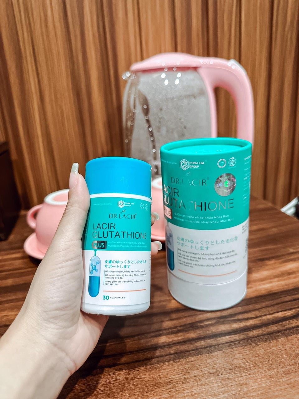 Phiên bản mới gấp đôi L- GLUTATHIONE tinh khiết ta nói nó đẹp từ ngoại hình cho tới chất lượng và cái "zá" luôn Phiên bản mới gấp đôi L- GLUTATHIONE tinh khiết ta nói nó đẹp từ ngoại hình cho tới chất lượng và cái "zá" luôn